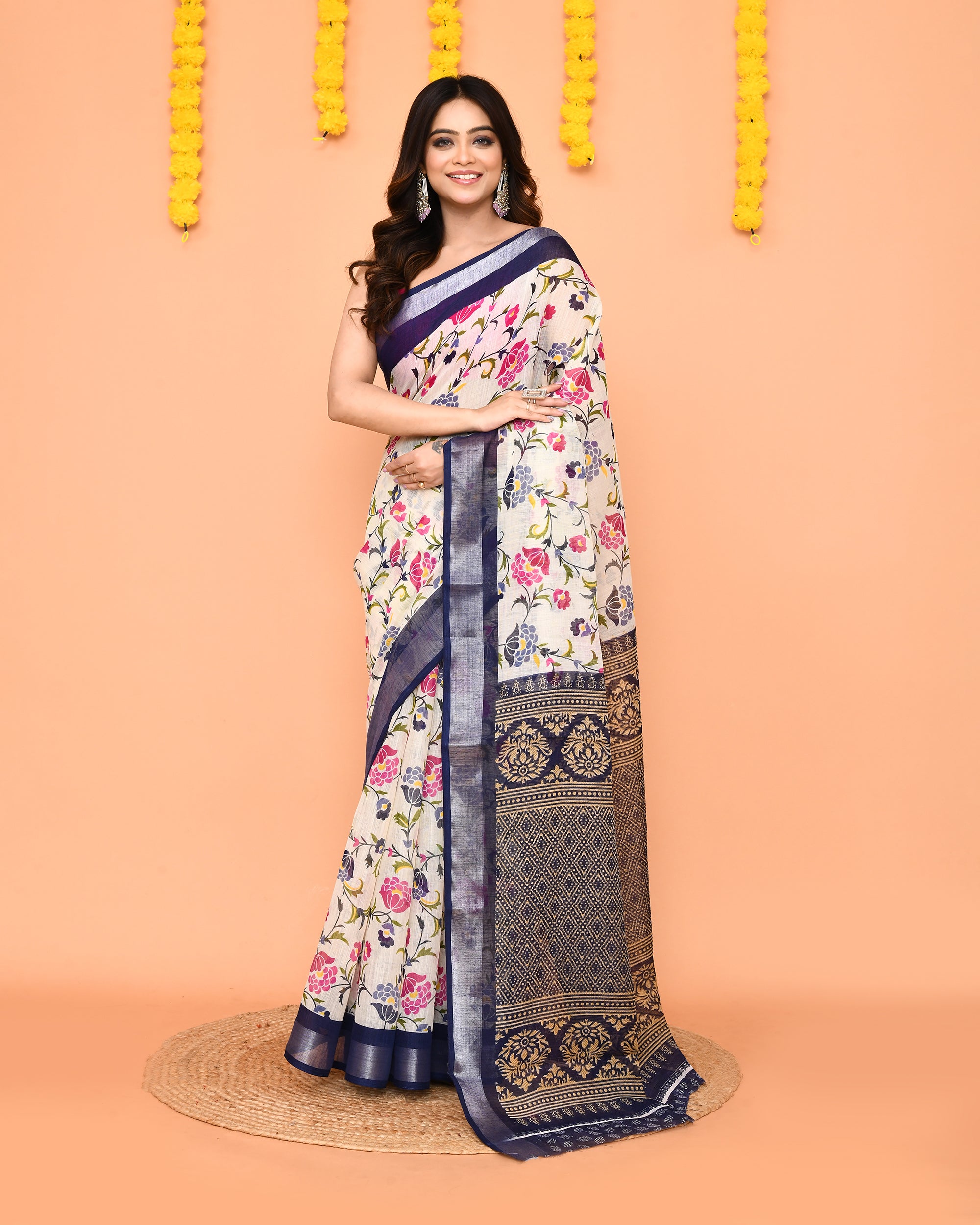 Piyari Fashion Women's Off White Printed Cotton Saree With Zari Border