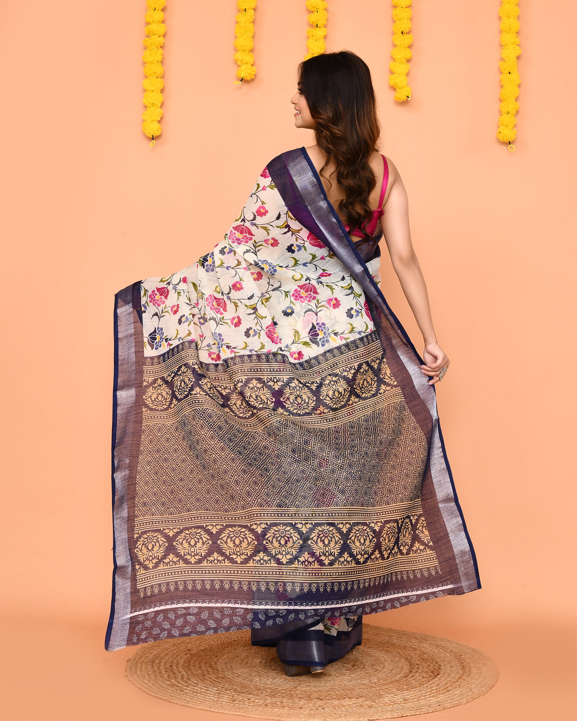Piyari Fashion Women's Off White Printed Cotton Saree With Zari Border