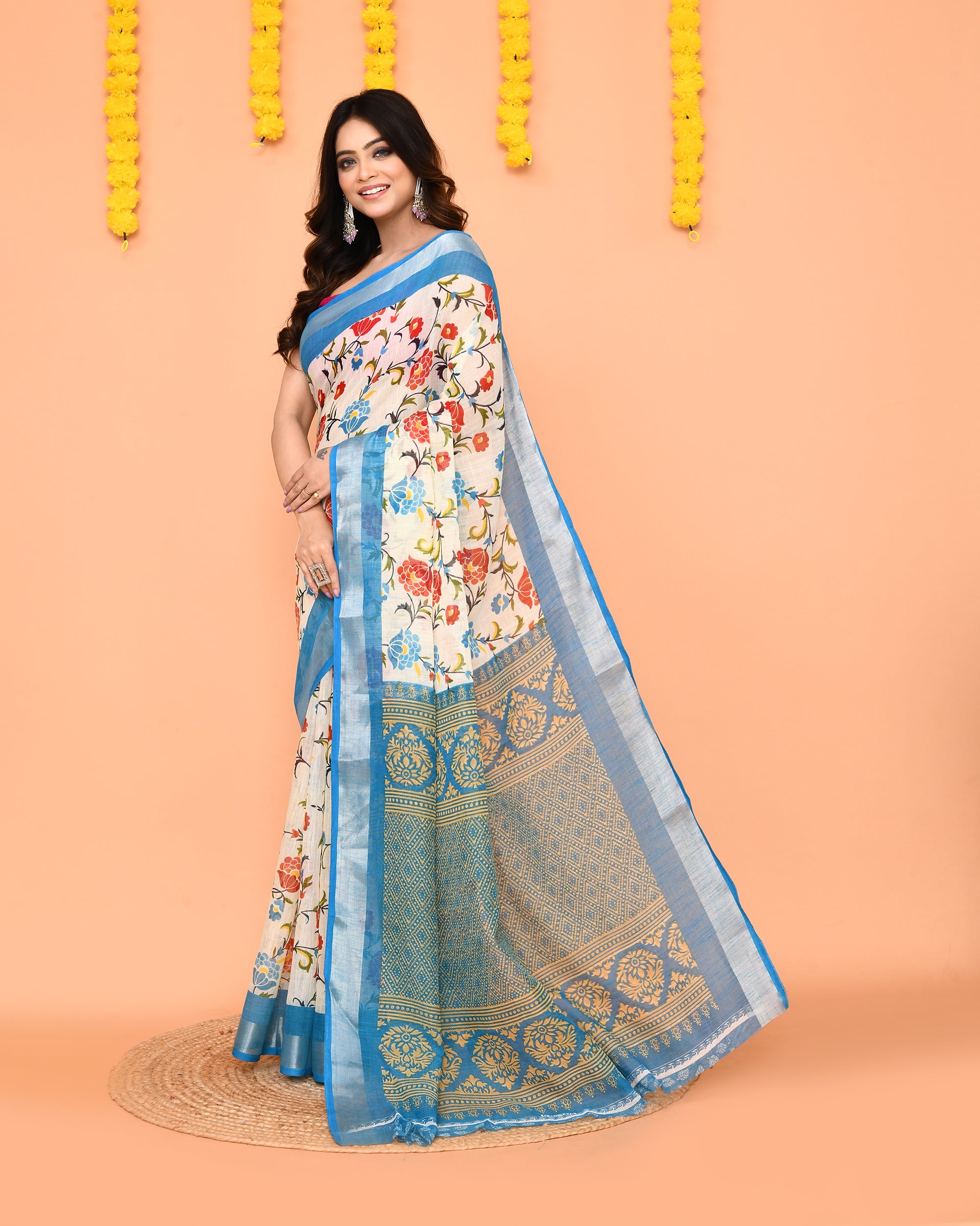 Piyari Fashion Women's Off White Printed Cotton Saree With Zari Border