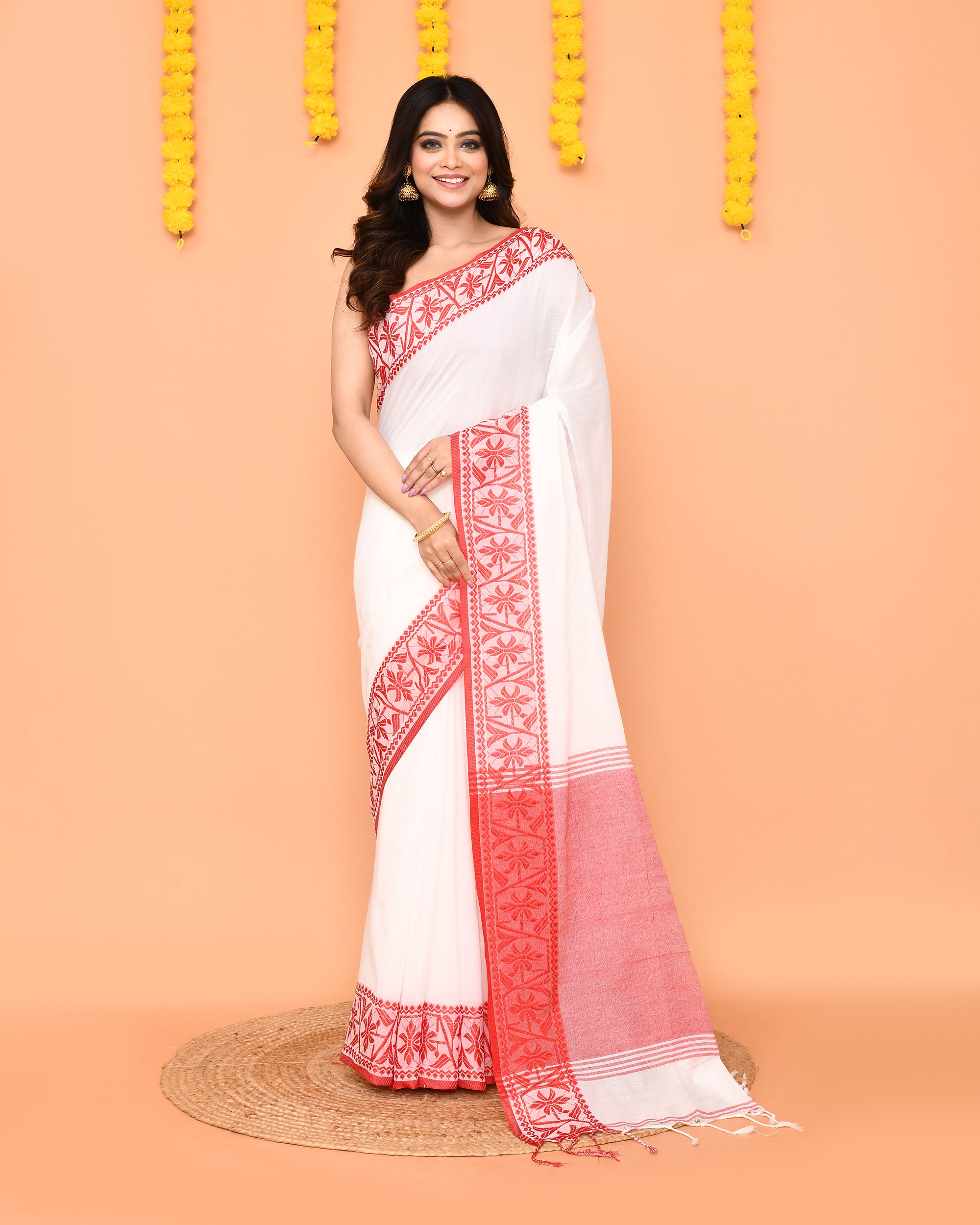 Piyari Fashion Women's White Cotton Handloom Saree