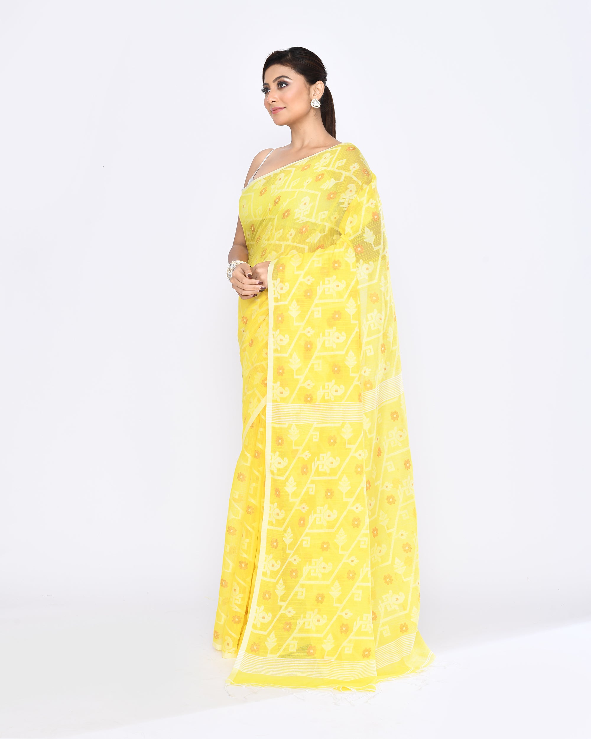 Piyari Fashion Women's Yellow Embellished Cotton Blend Jamdani Saree