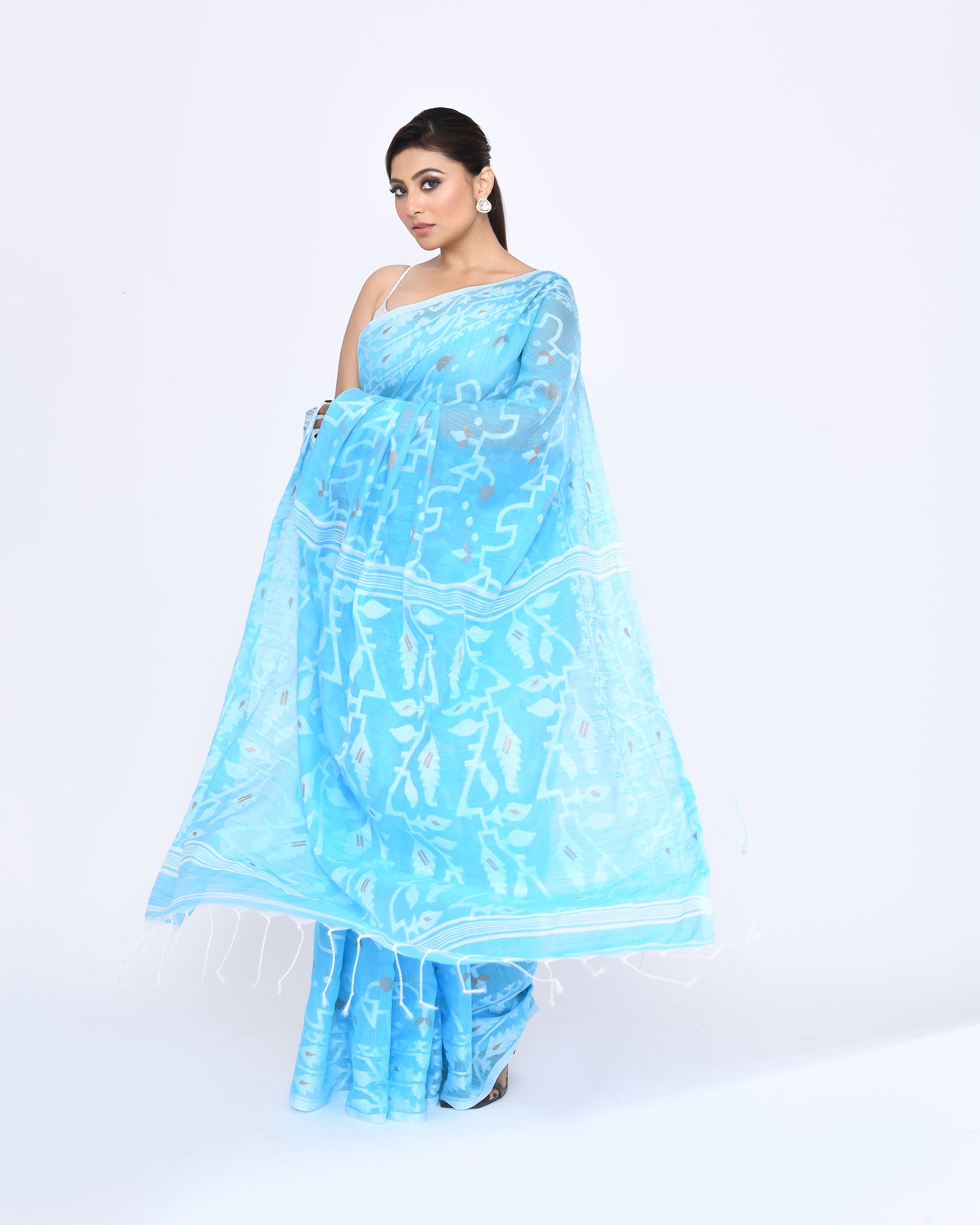 Piyari Fashion Women's Turquoise Embellished Cotton Blend Jamdani Saree