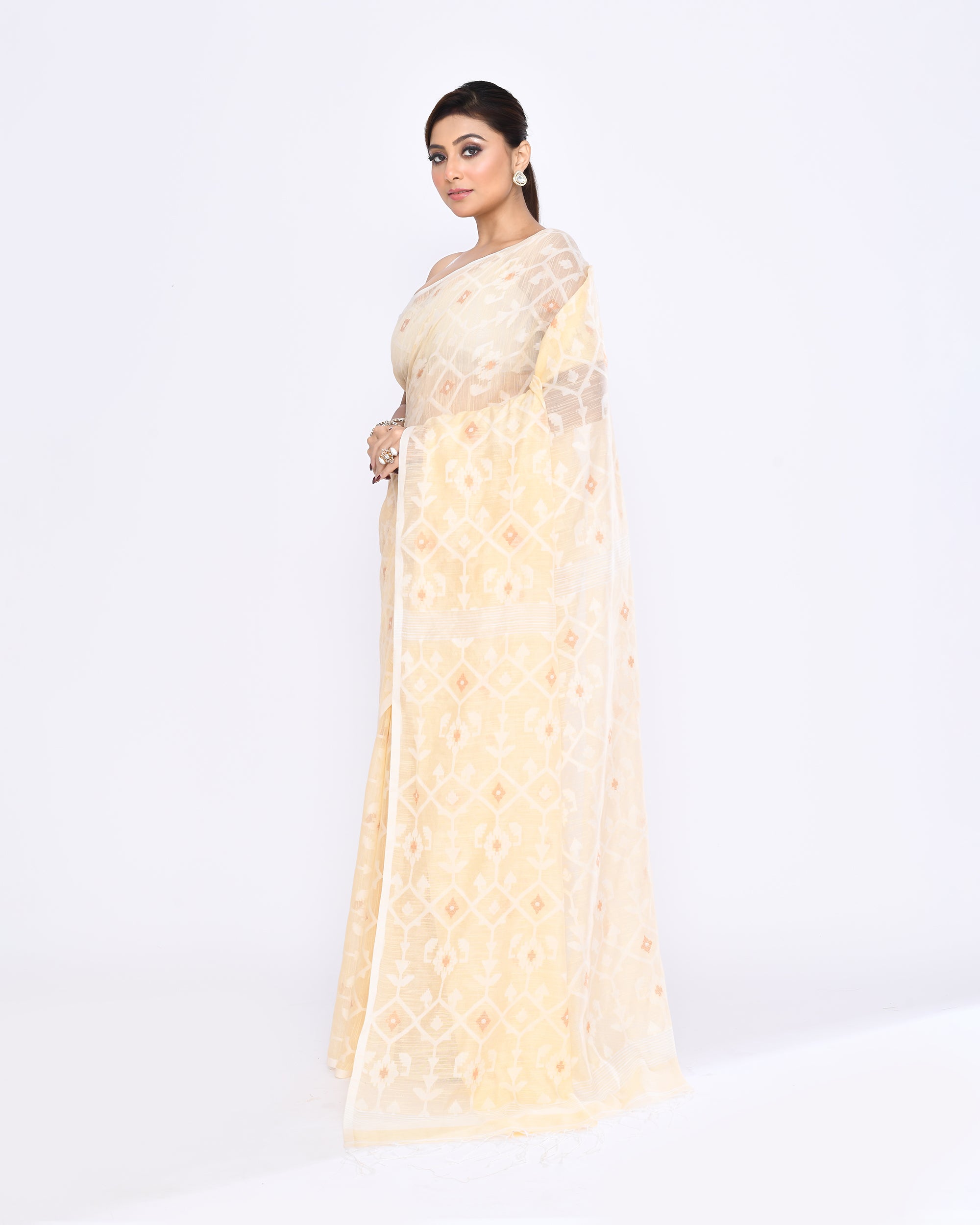 Piyari Fashion Women's Cream Embellished Cotton Blend Jamdani Saree