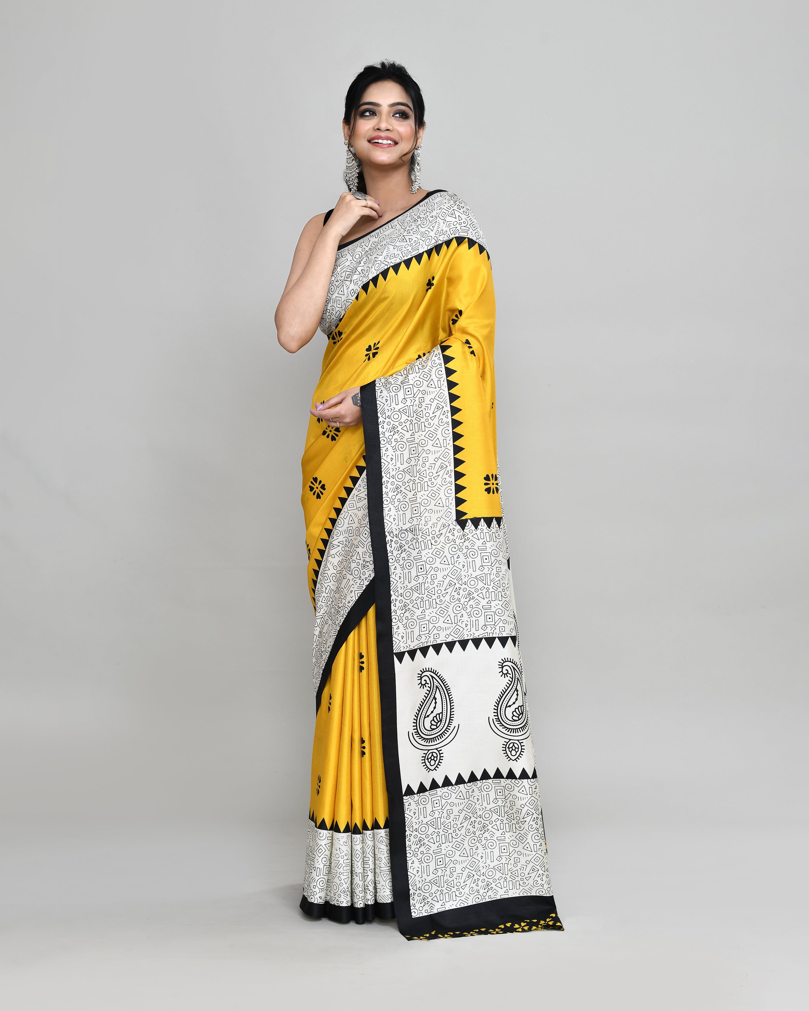Piyari Fashion PIyari Fashion Golden Printed Saree With Blouse