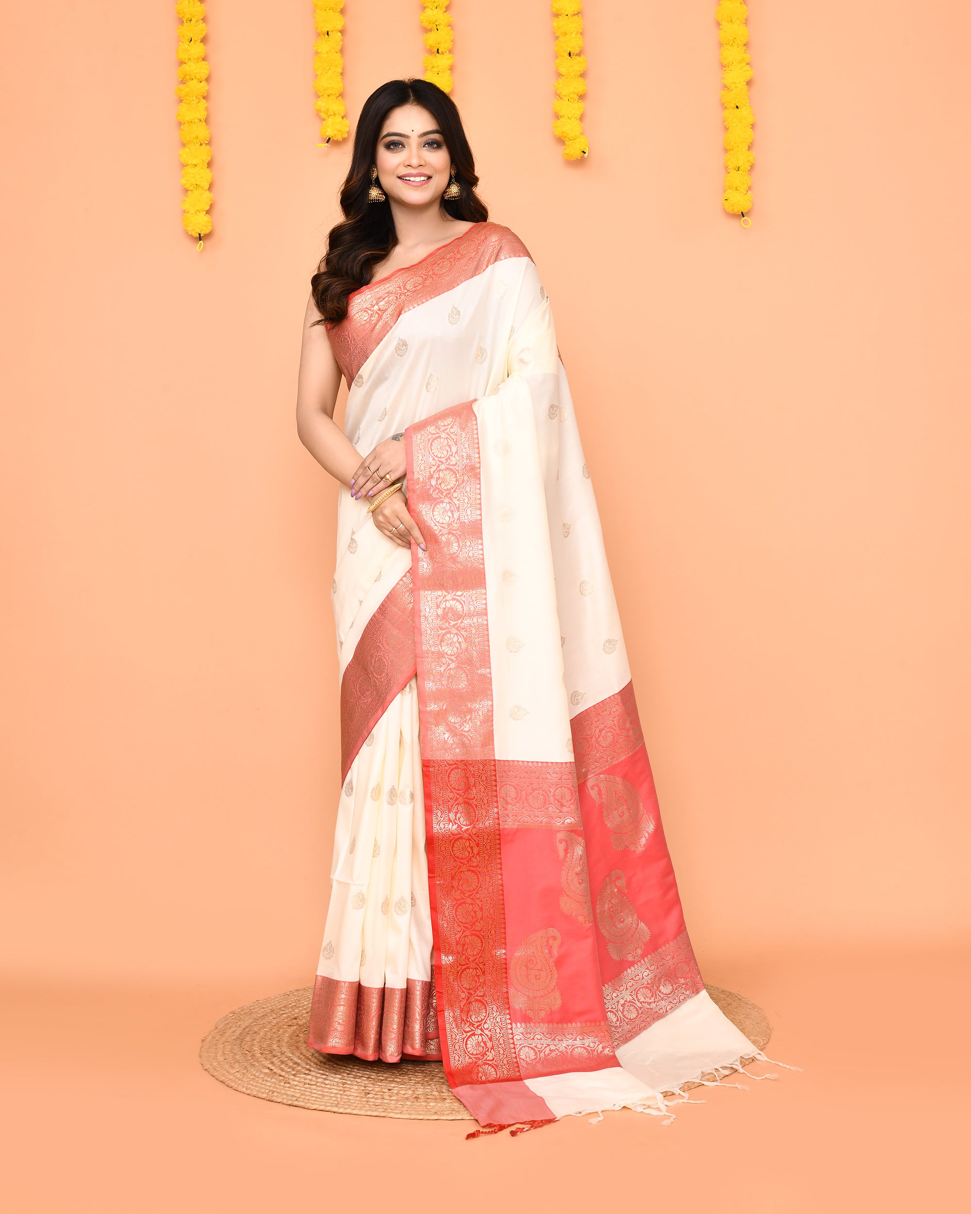Piyari Fashion Women's Handloom Off White Bangalore Silk Saree With Zari Border