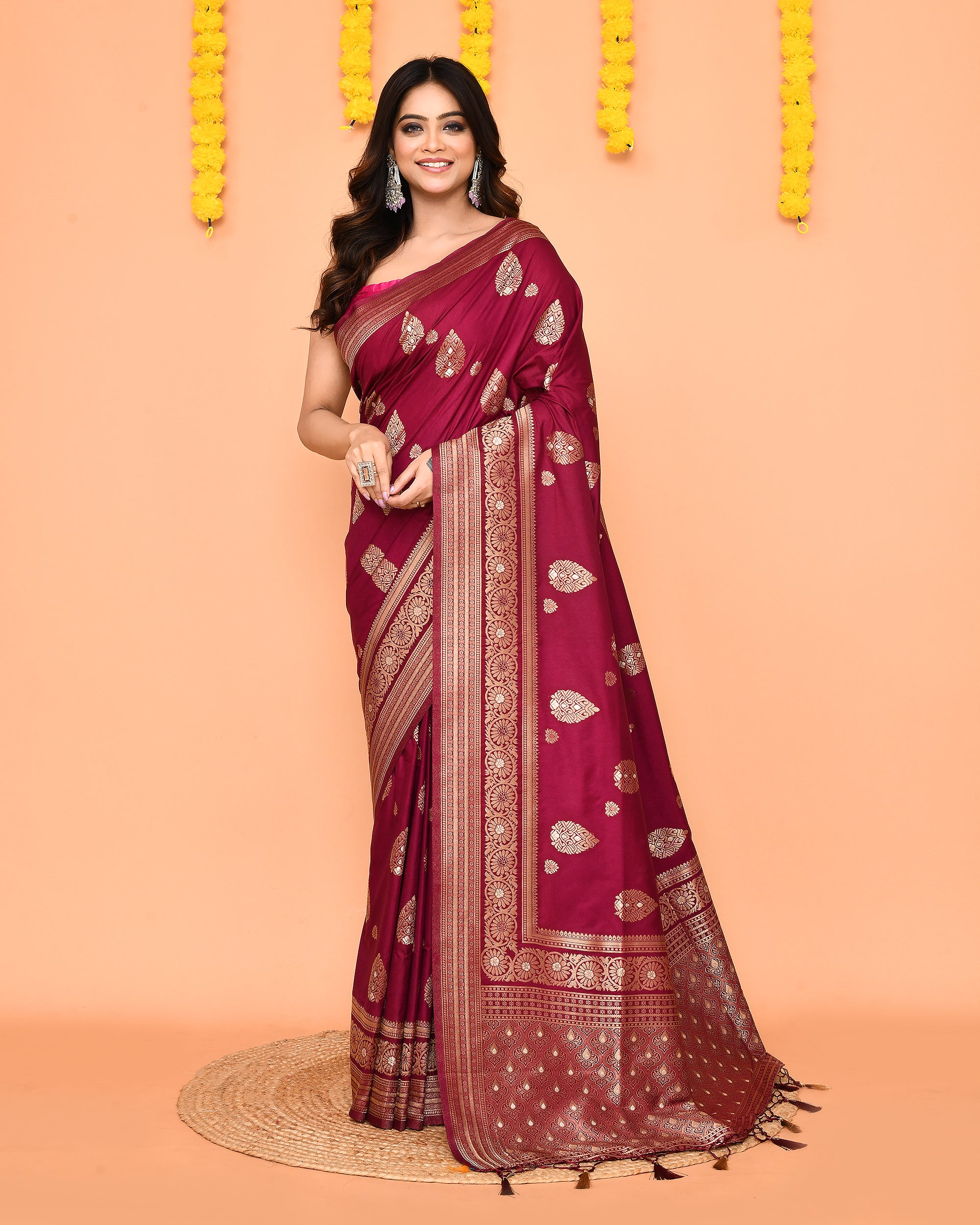 Piyari Fashion Women's Handloom Deep Magenta Bangalore Silk Saree With Zari Border