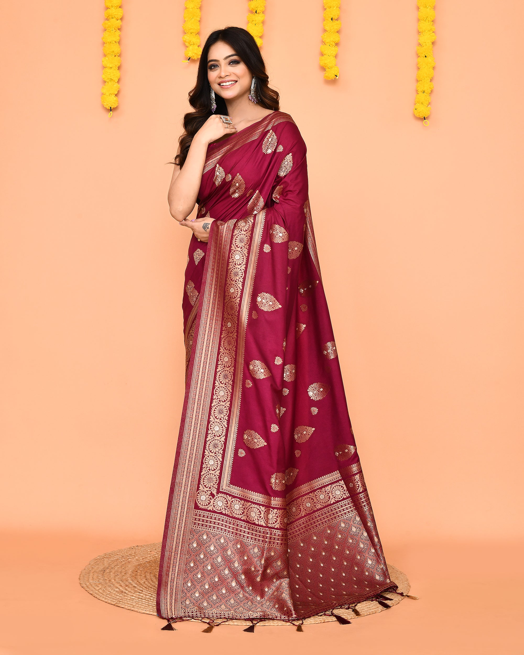 Piyari Fashion Women's Handloom Deep Magenta Bangalore Silk Saree With Zari Border