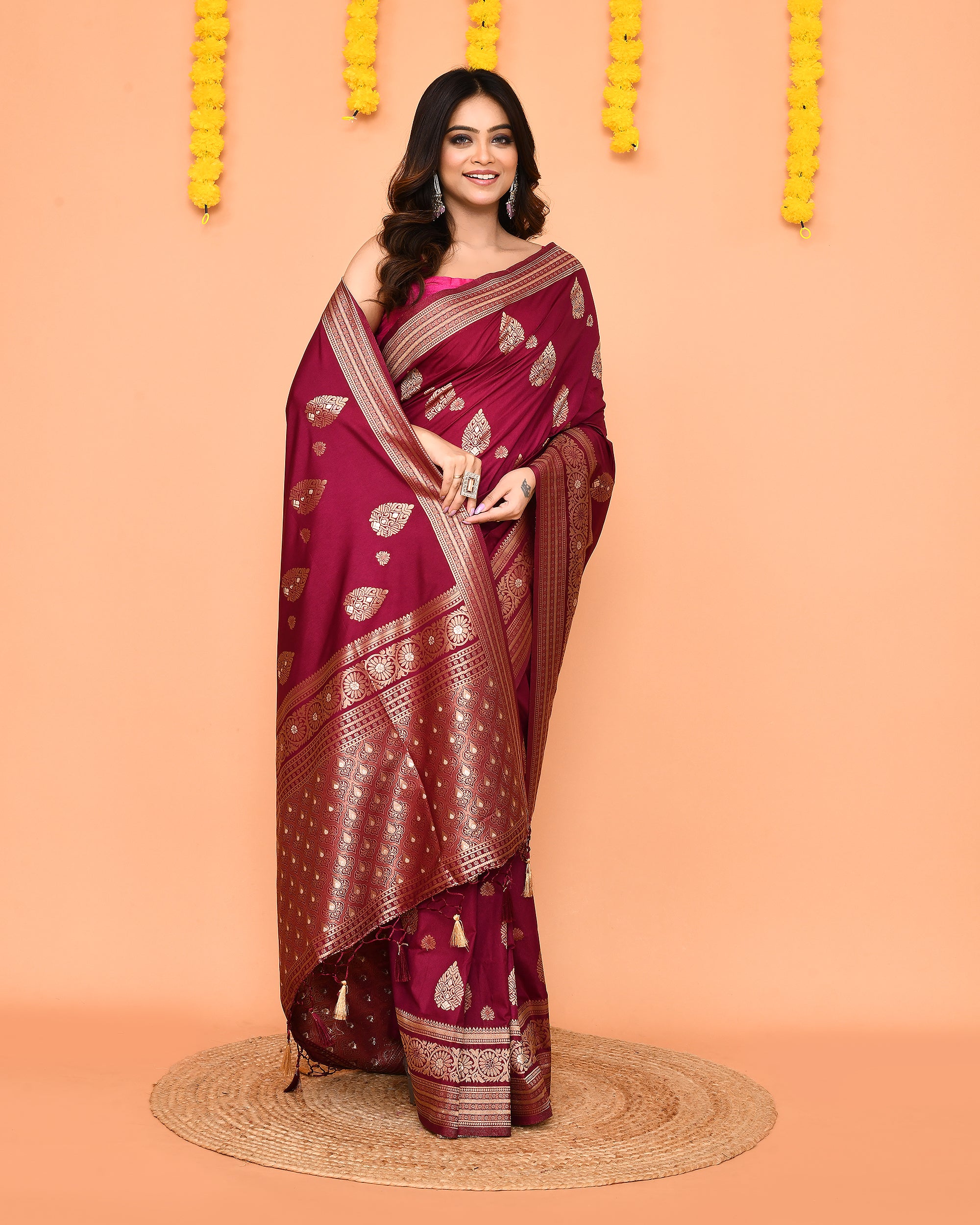 Piyari Fashion Women's Handloom Deep Magenta Bangalore Silk Saree With Zari Border