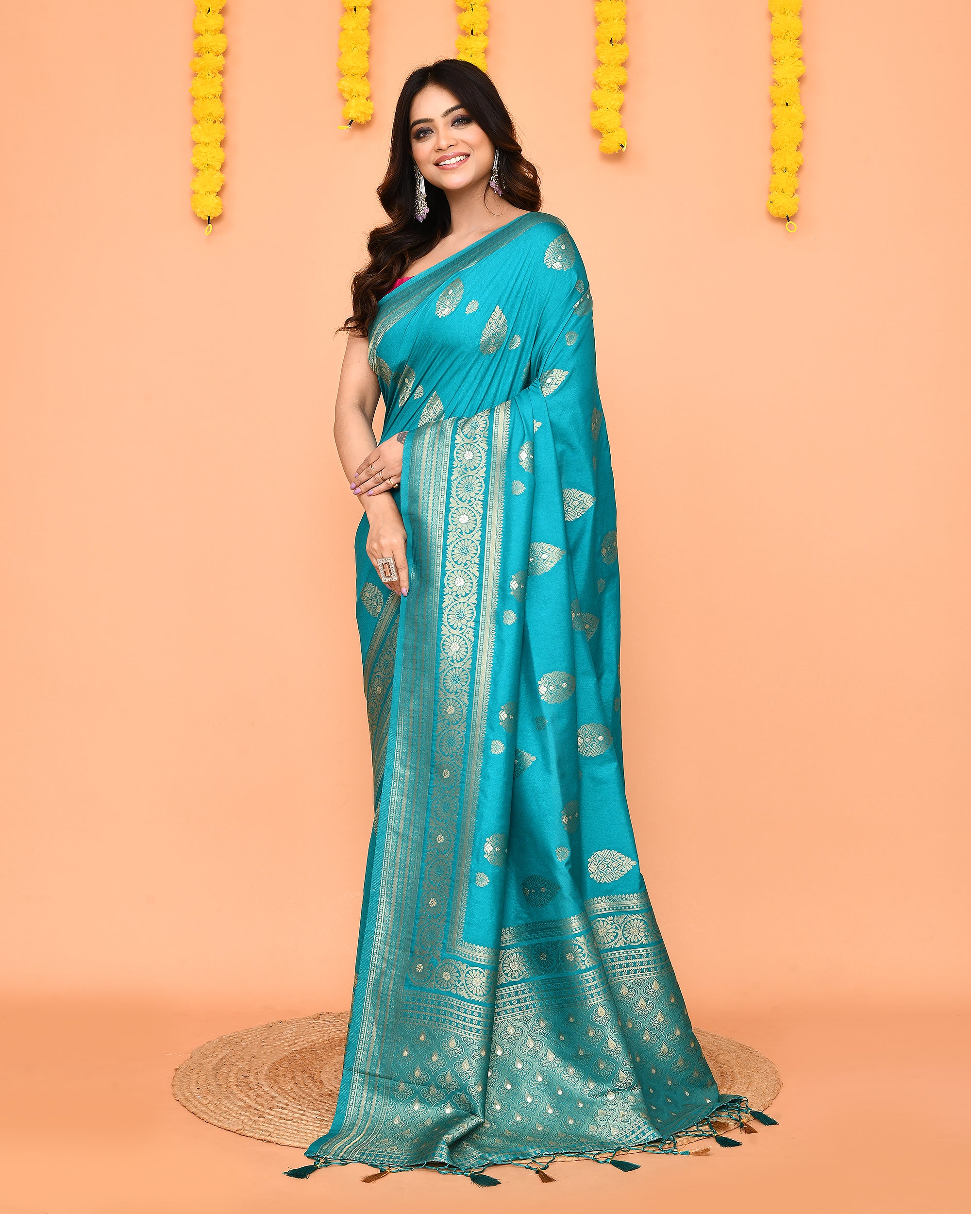 Piyari Fashion Women's Handloom Turquoise Bangalore Silk Saree With Zari Border