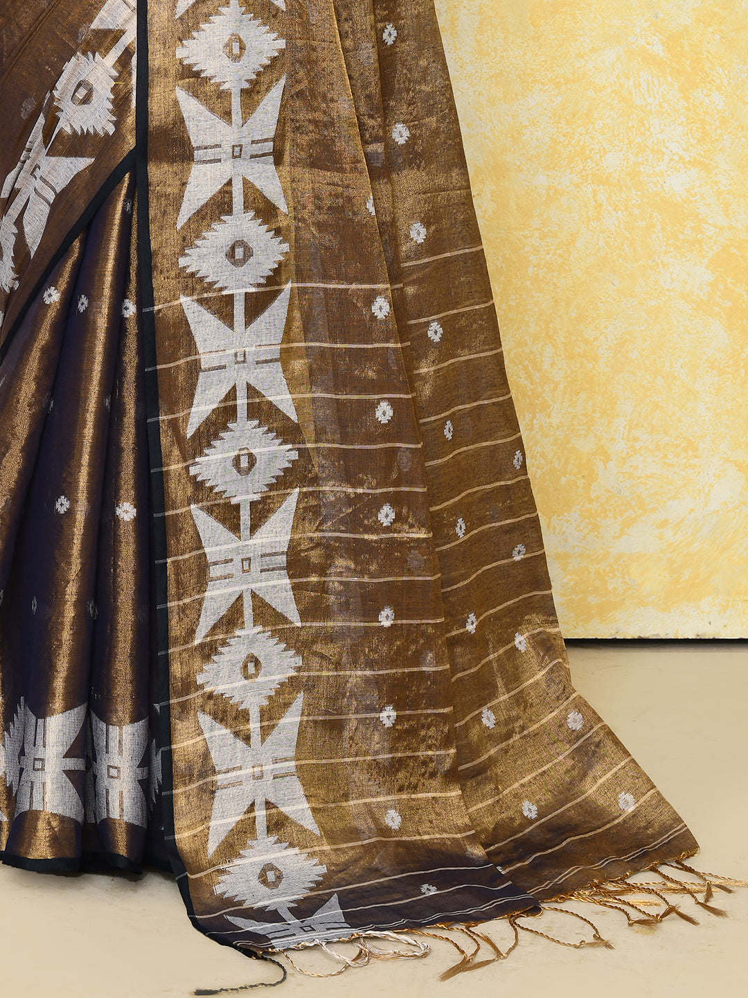 Piyari Fashion Women's Gold Dual Tone Organic Tissue Jamdani Saree With Blouse Piece