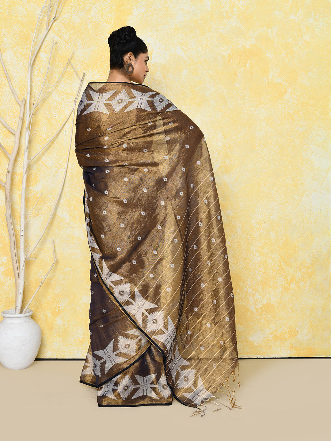 Piyari Fashion Women's Gold Dual Tone Organic Tissue Jamdani Saree With Blouse Piece