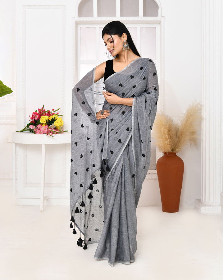 Piyari Fashion Women's Grey Exclusive Embroidery Saree