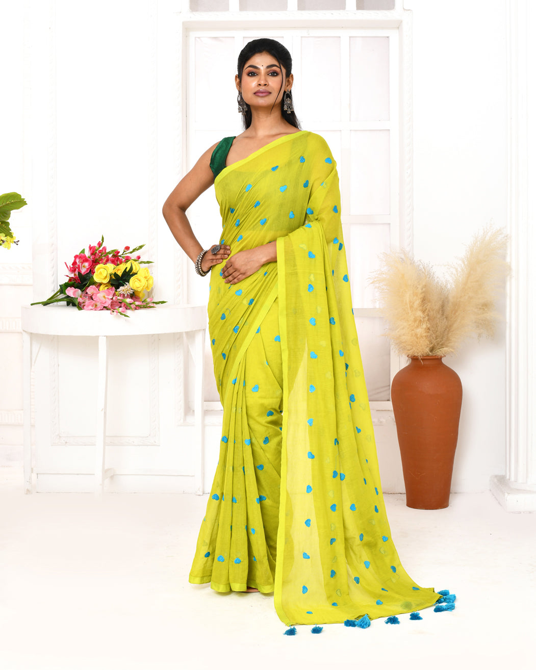 Piyari Fashion Women's Lemon Exclusive Embroidery Saree