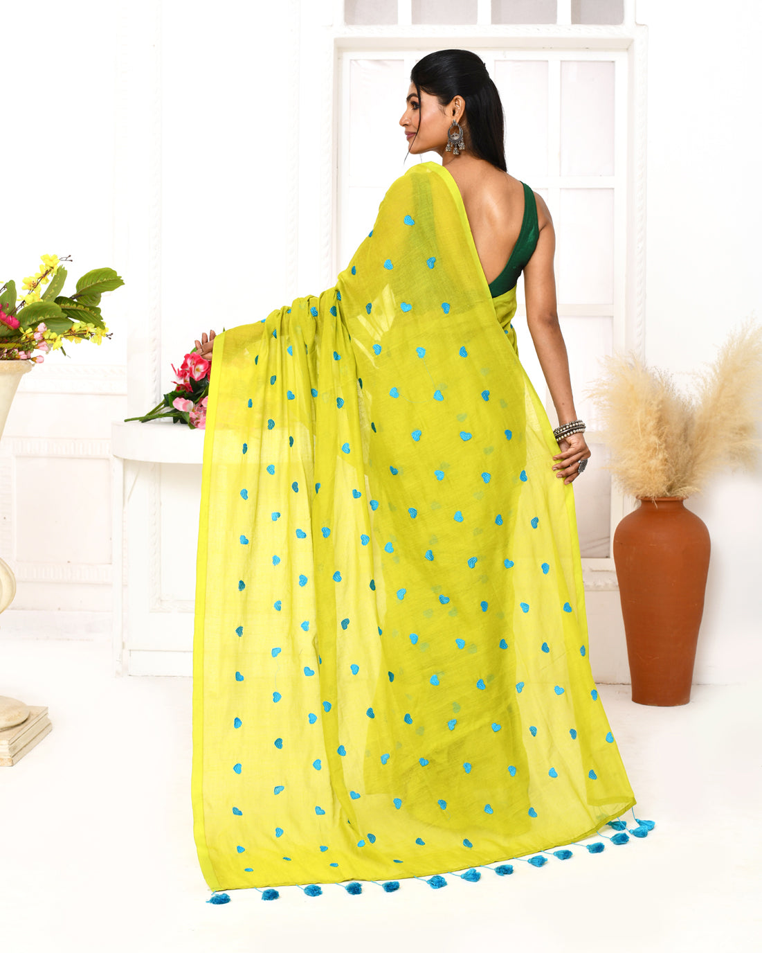 Piyari Fashion Women's Lemon Exclusive Embroidery Saree