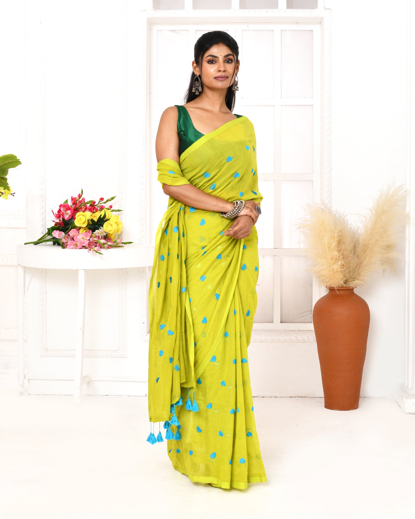 Piyari Fashion Women's Lemon Exclusive Embroidery Saree