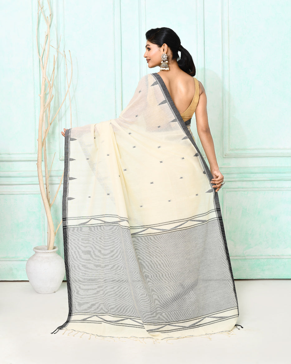 Piyari Fashion Women's Off White Cotton Handloom Jamdani Saree With Blouse