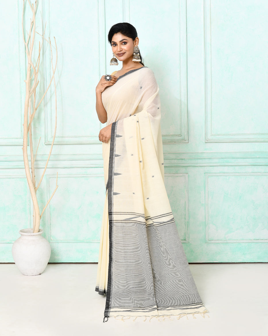 Piyari Fashion Women's Off White Cotton Handloom Jamdani Saree With Blouse