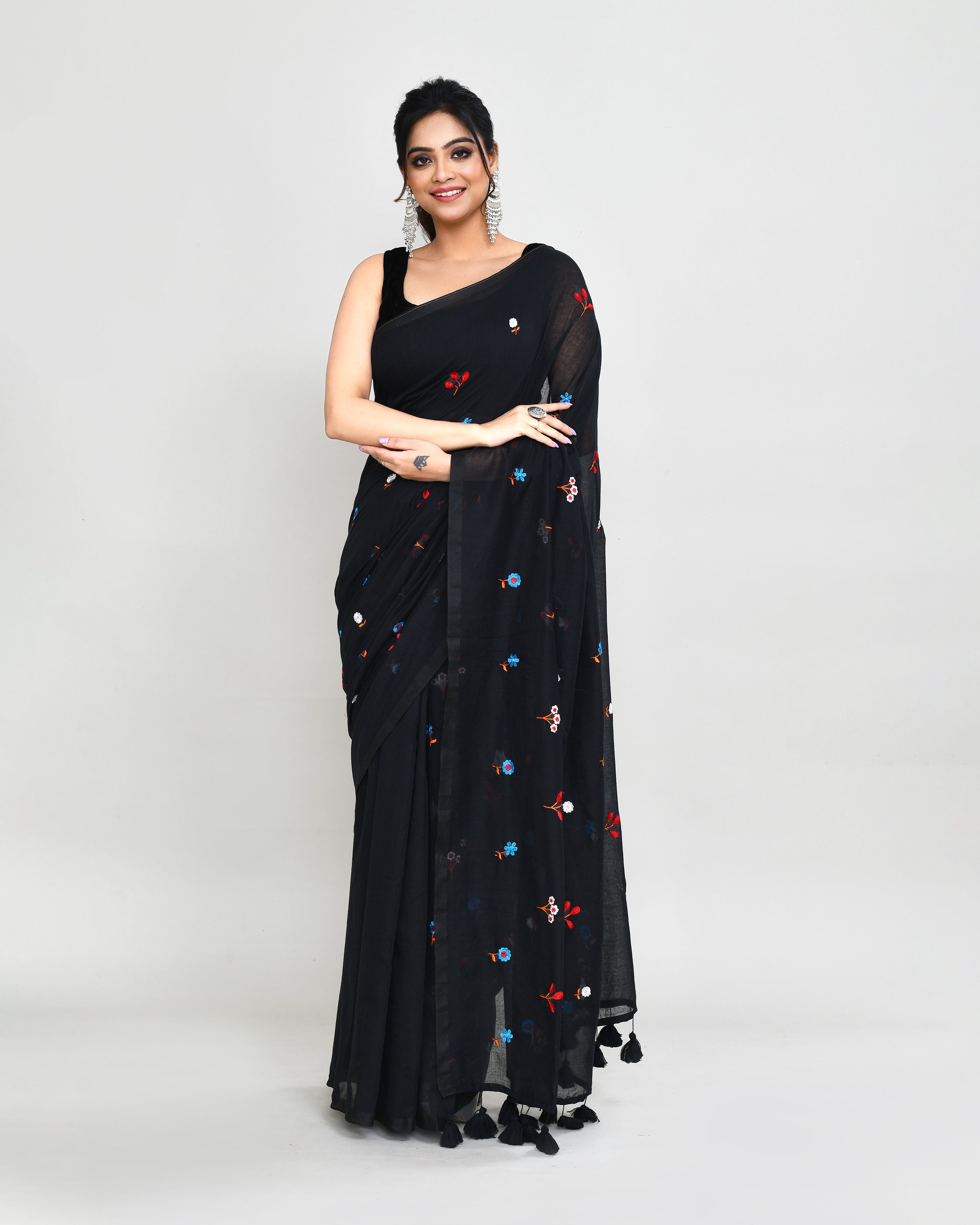 Piyari Fashion Women's Black Exclusive Embroidery Saree With Tassels