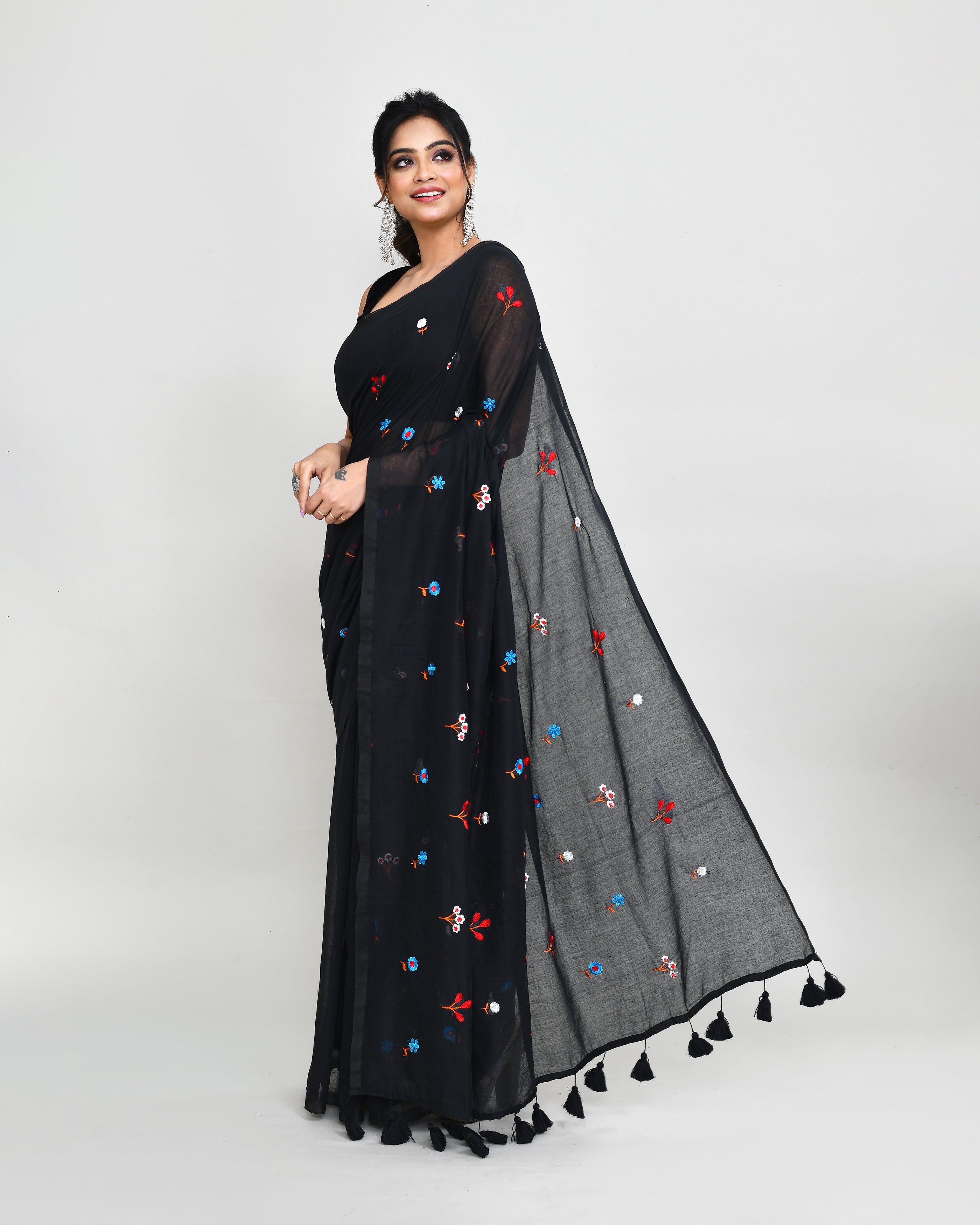 Piyari Fashion Women's Black Exclusive Embroidery Saree With Tassels