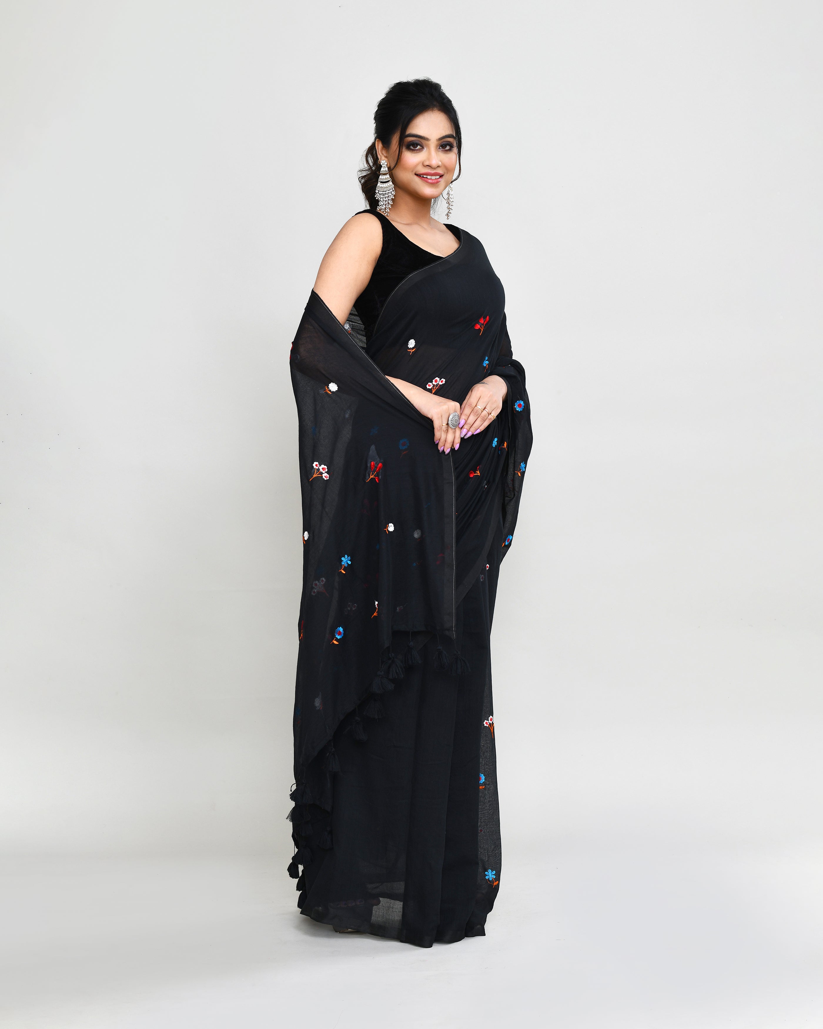Piyari Fashion Women's Black Exclusive Embroidery Saree With Tassels