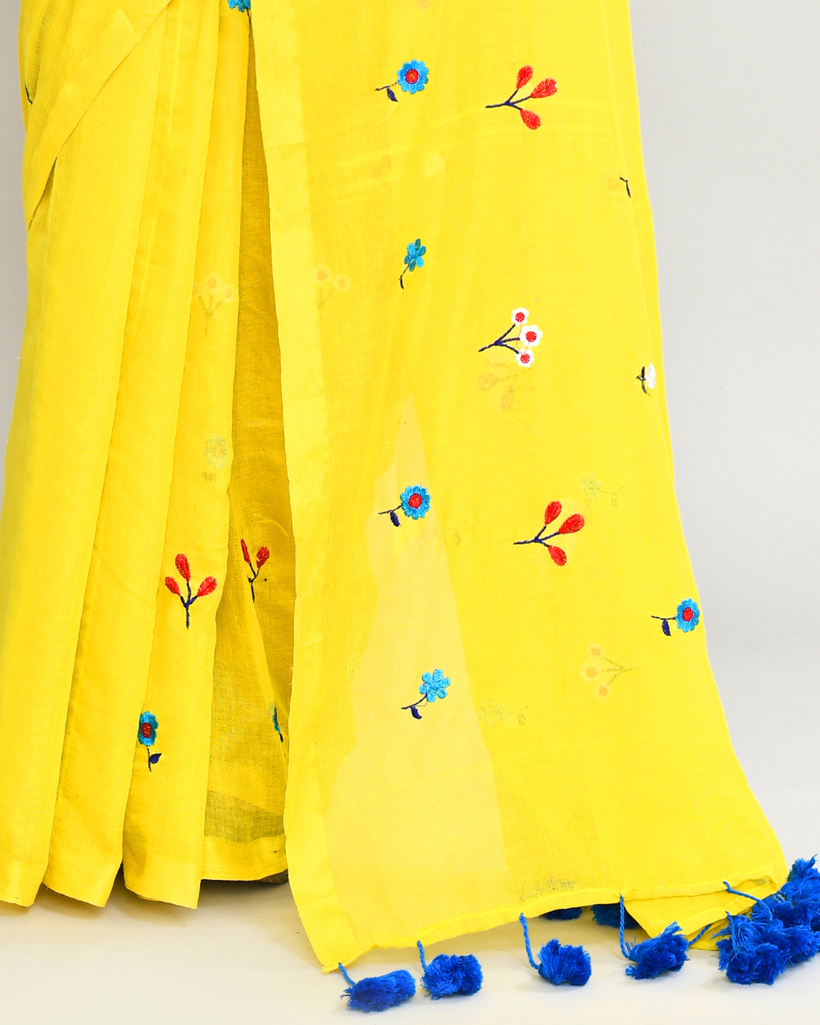 Piyari Fashion Women's Lemon Exclusive Embroidery Saree With Tassels