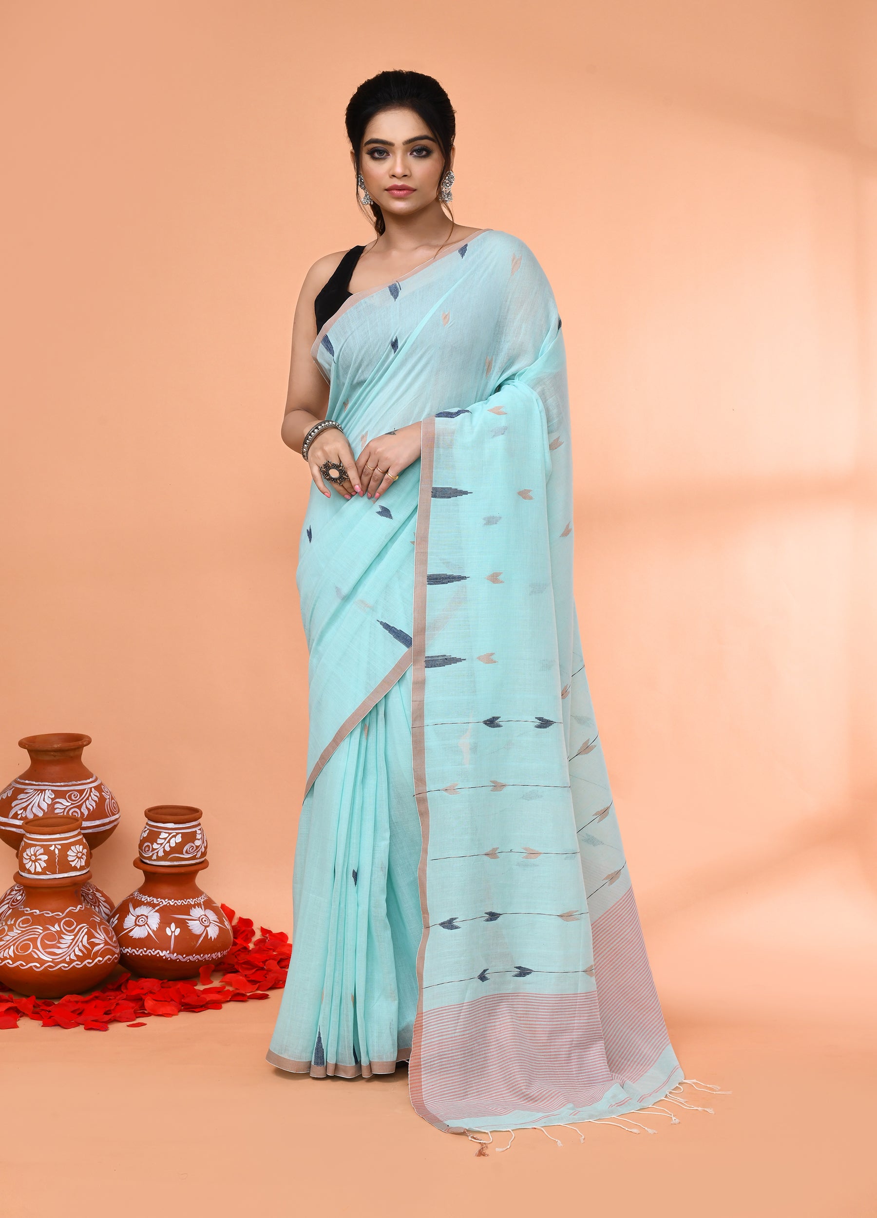 Piyari Fashion Women`s Light Sky Blue Cotton Handloom Jamdani Saree With Blouse