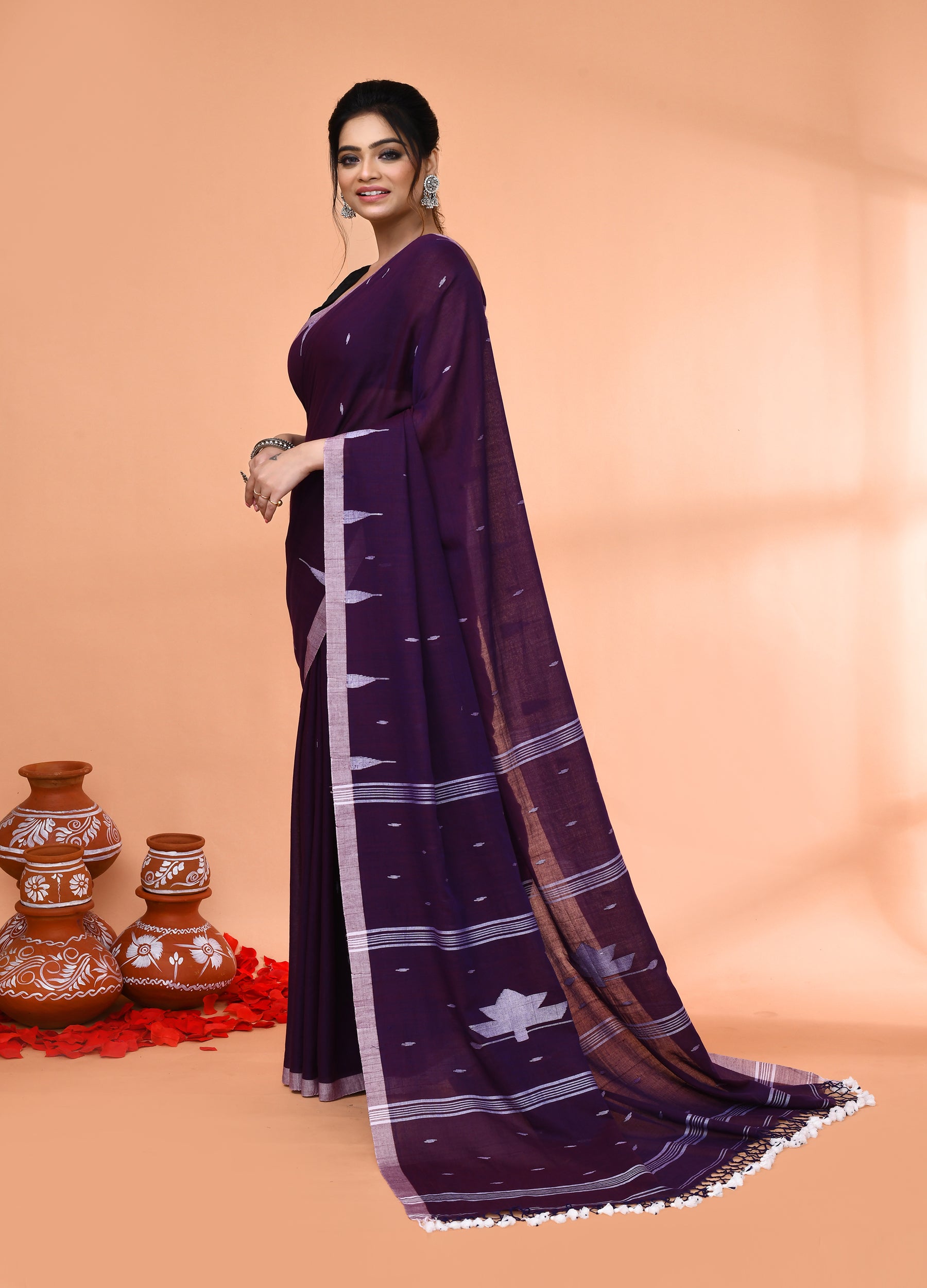 Piyari Fashion Women`s Purple Mul Cotton Handloom Jamdani Saree With Blouse