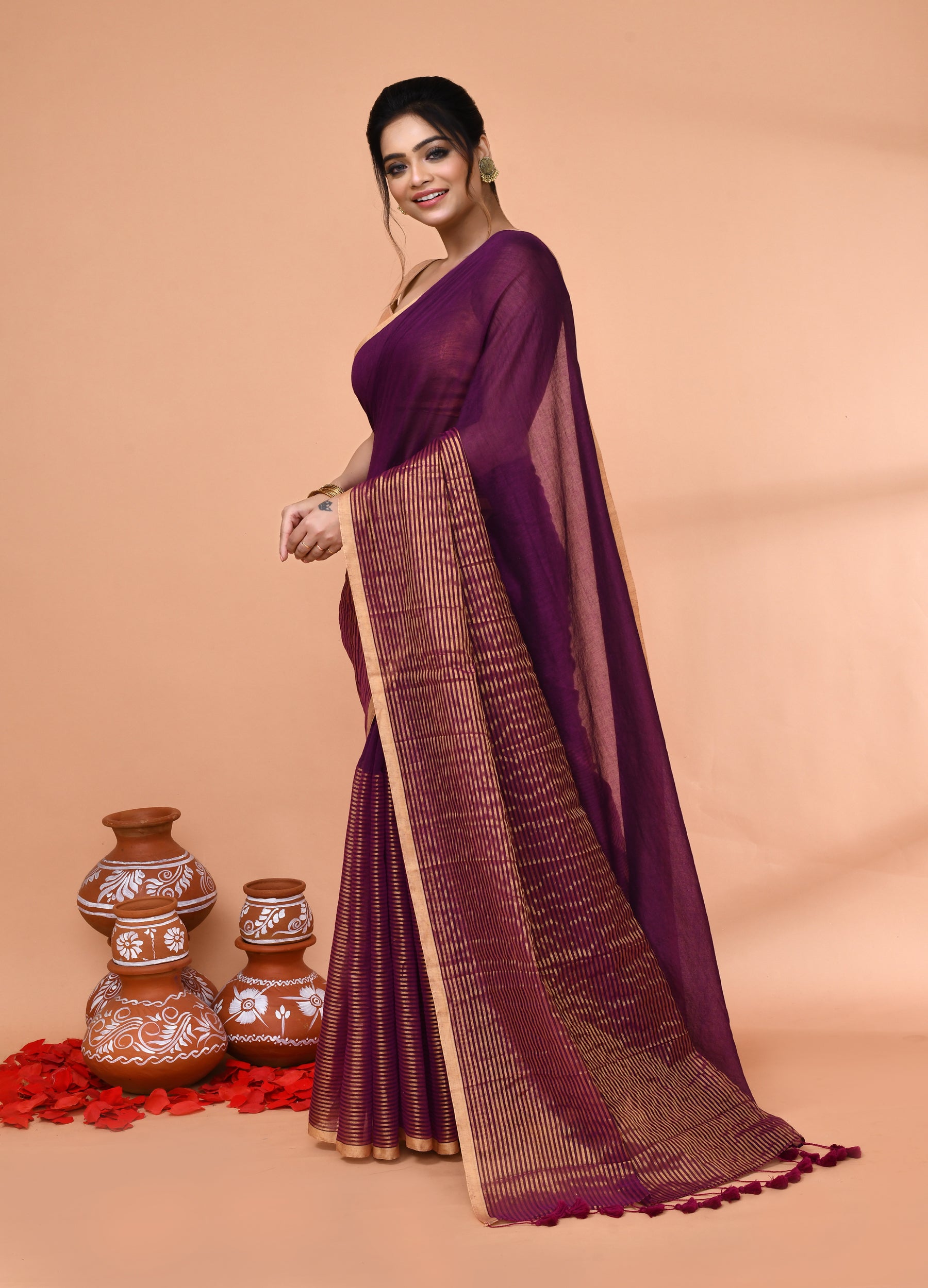 Piyari Fashion Women`s Magenta Cotton Handloom Saree With Gold Zari Stripes