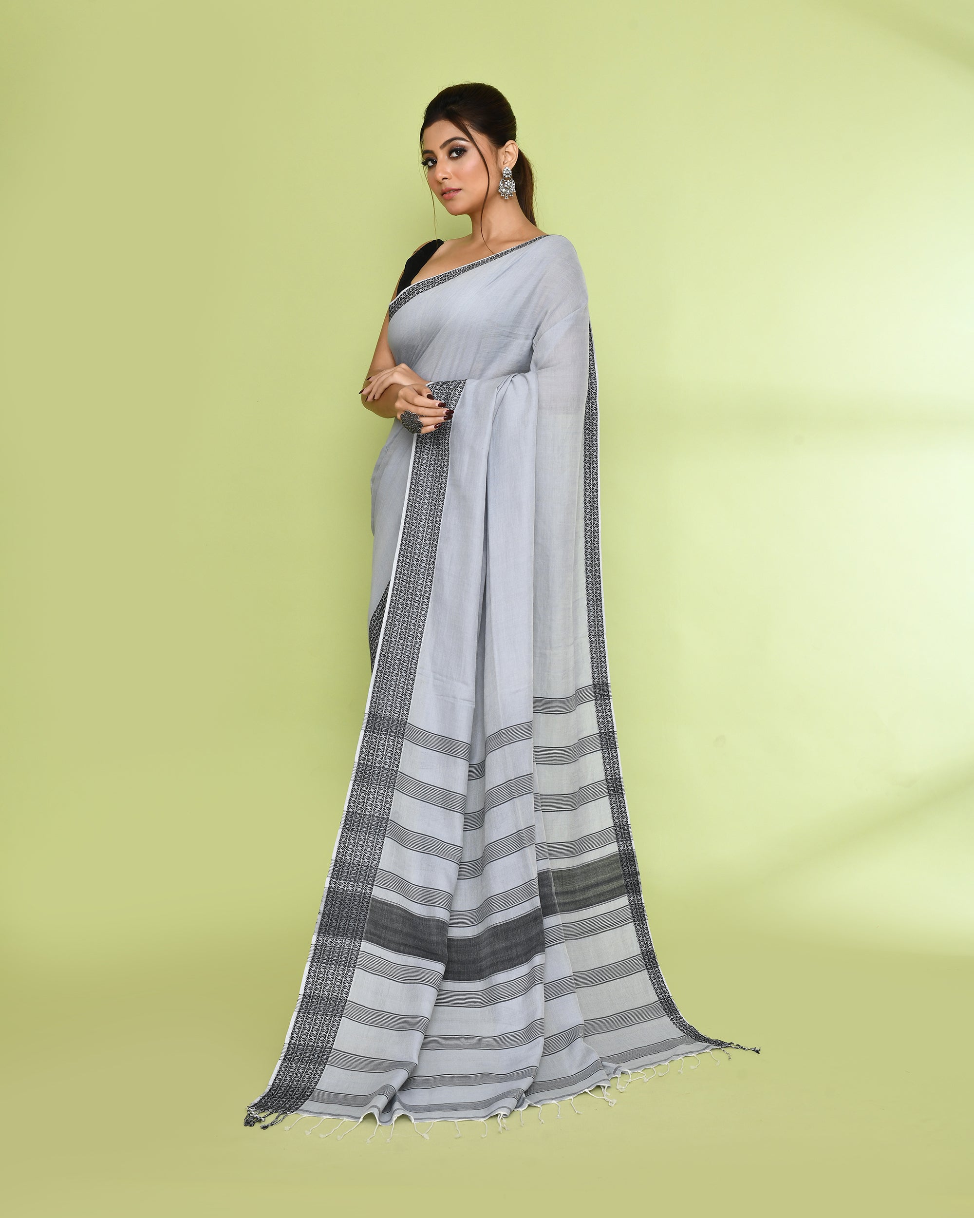 Piyari Fashion Women's Pearl Embellished Cotton Saree