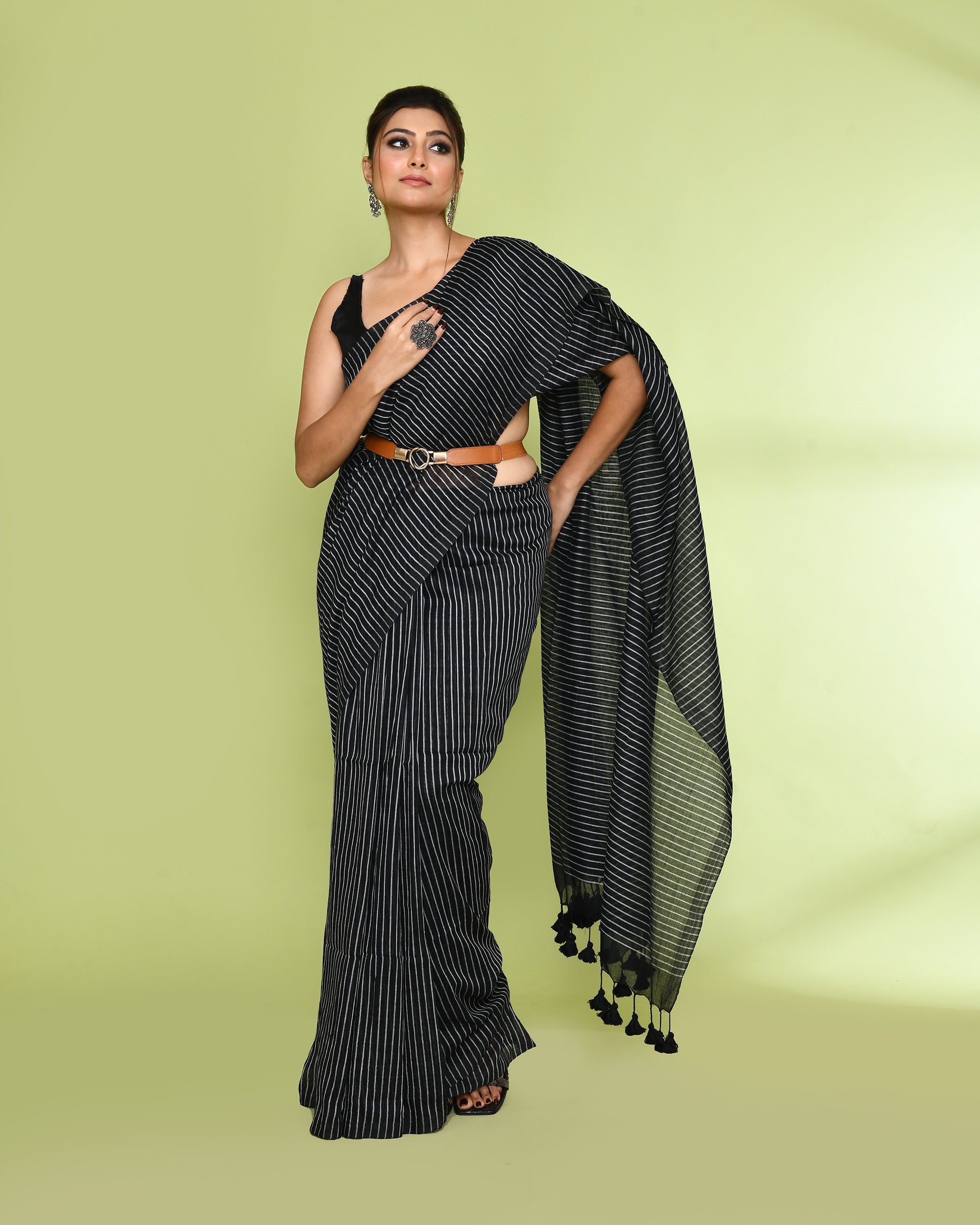 Piyari Fashion Women's Black Embellished Checked Cotton Saree