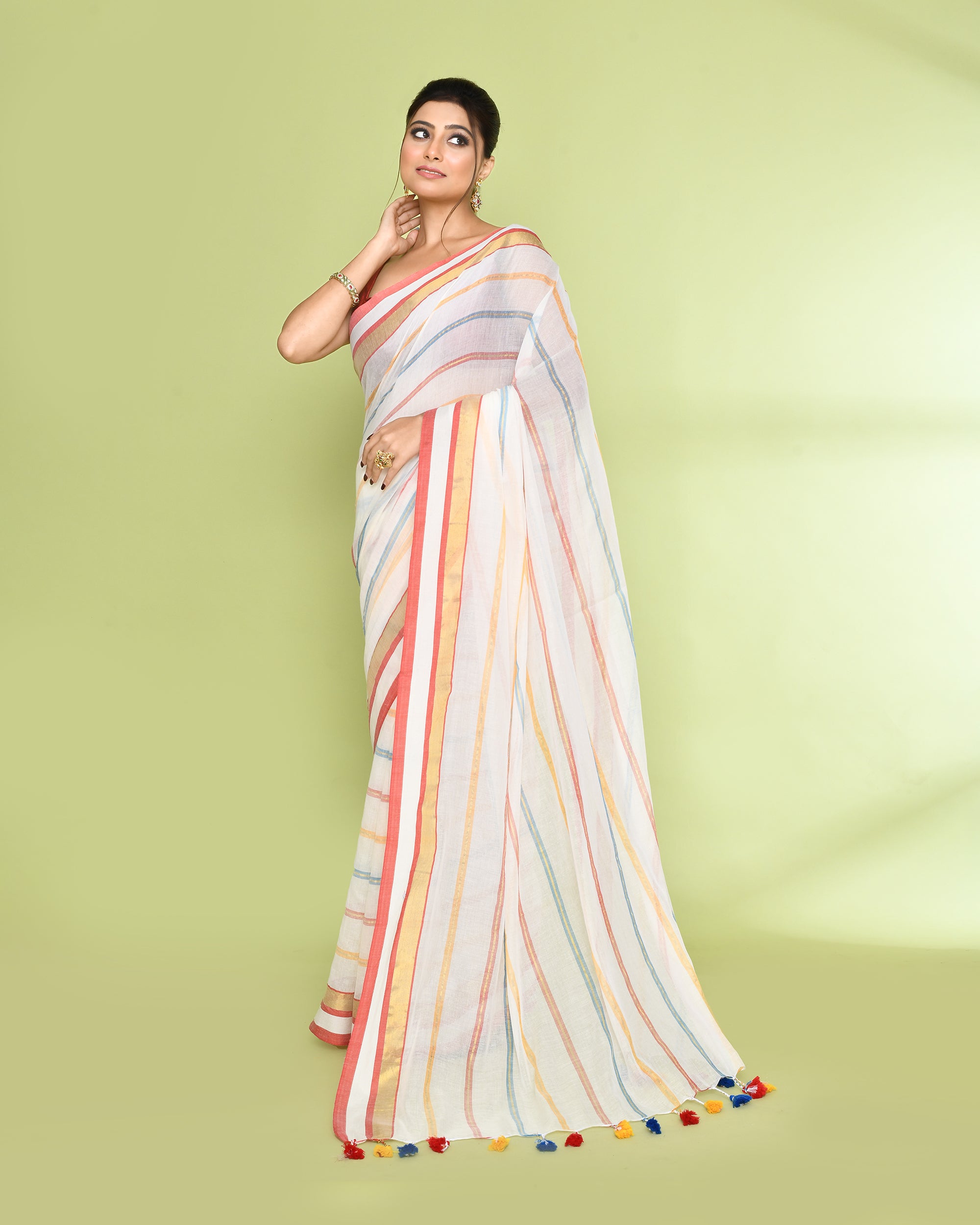 Piyari Fashion Women's White Embellished Checked Cotton Saree