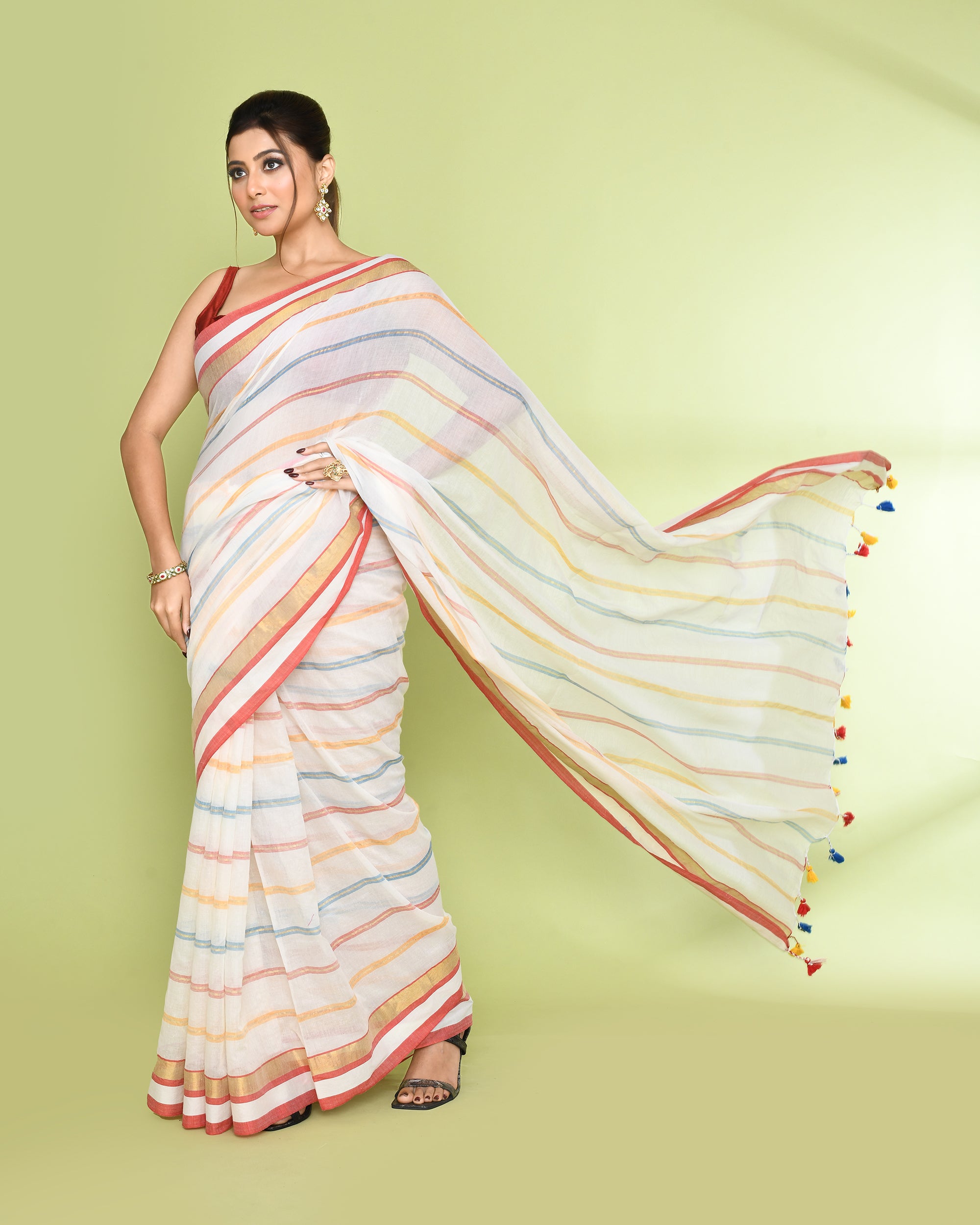 Piyari Fashion Women's White Embellished Checked Cotton Saree
