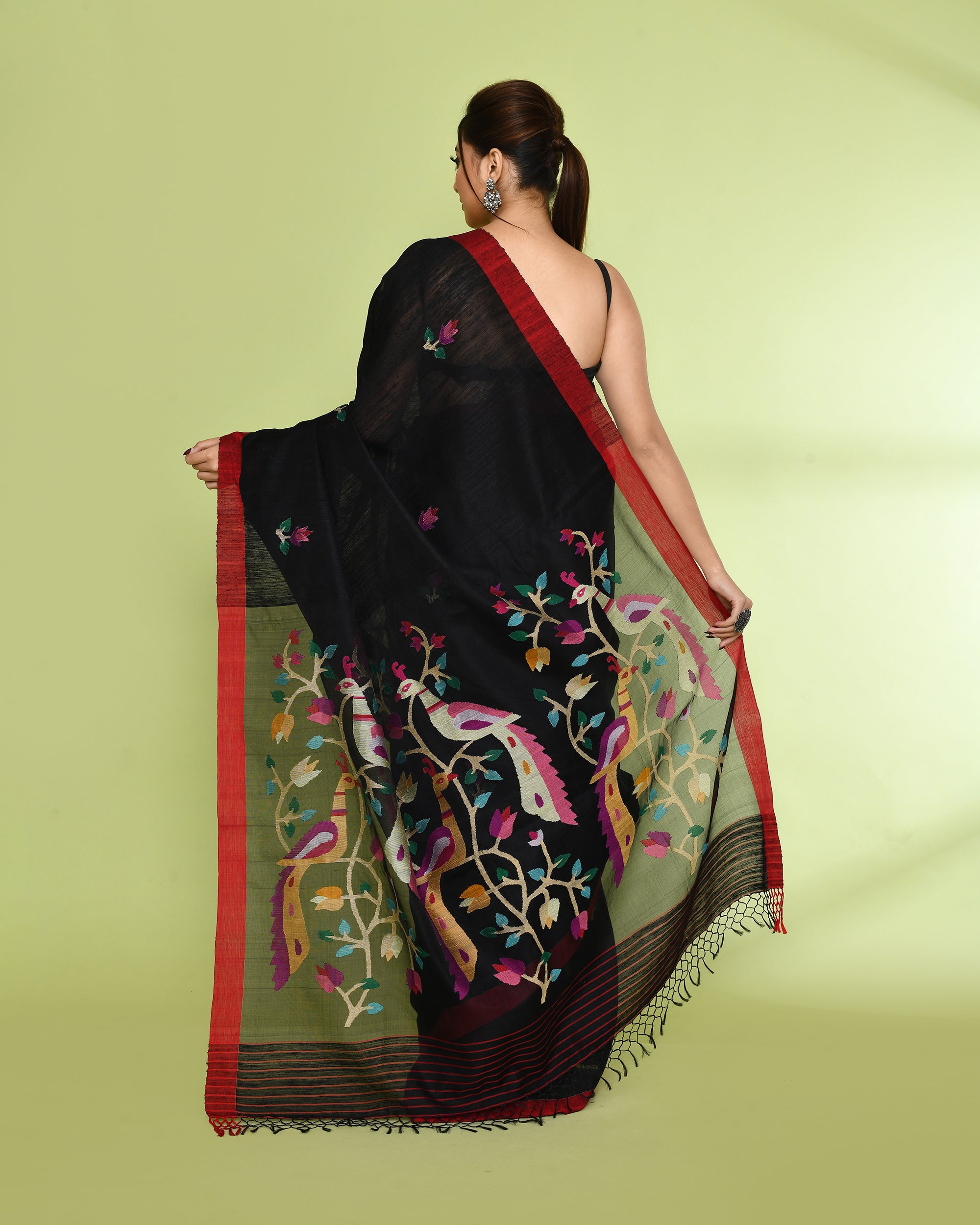 Piyari Fashion Women's Black Embellished Matka Silk Jamdani Saree