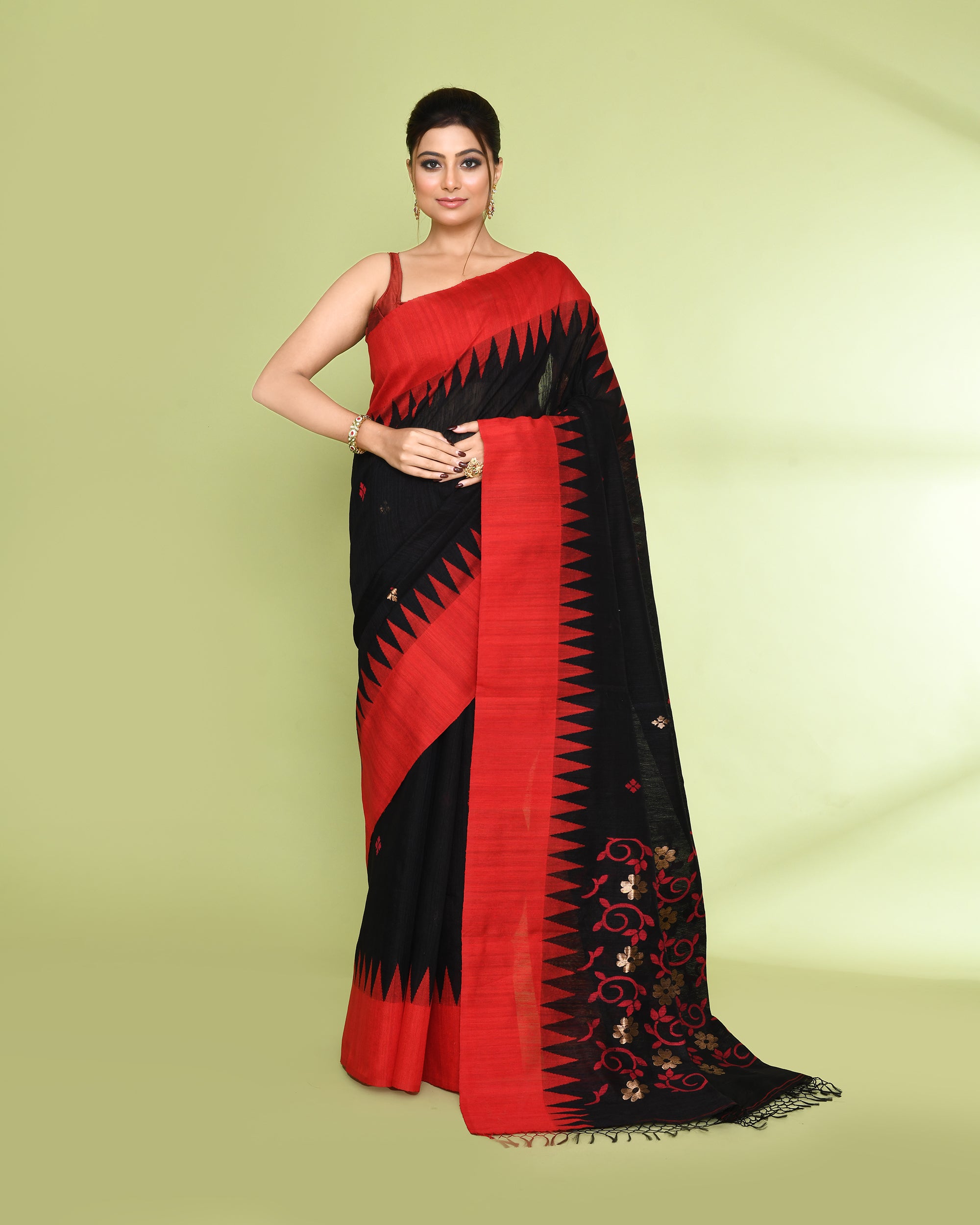 Piyari Fashion Women's Black Embellished Matka Silk Jamdani Saree