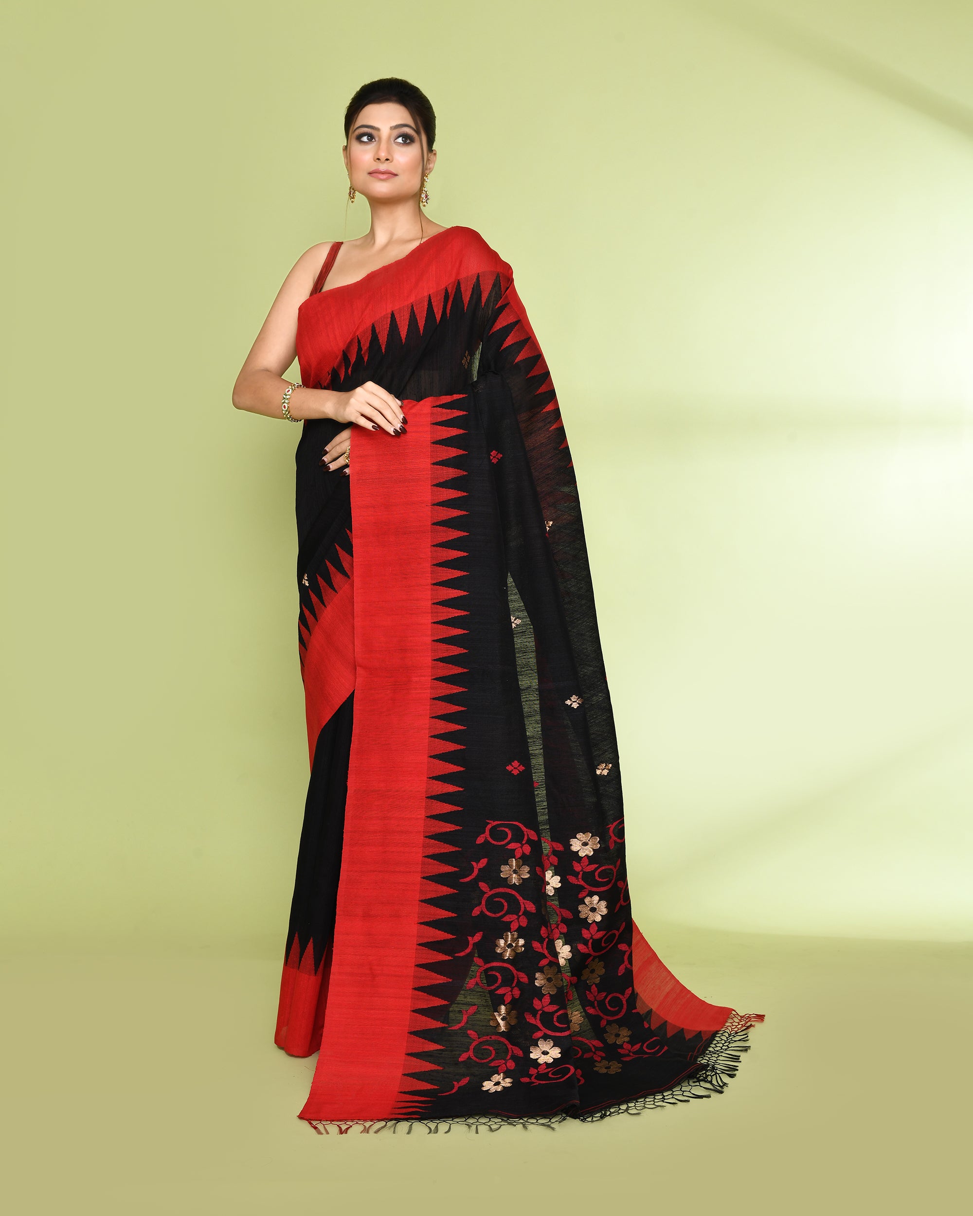 Piyari Fashion Women's Black Embellished Matka Silk Jamdani Saree