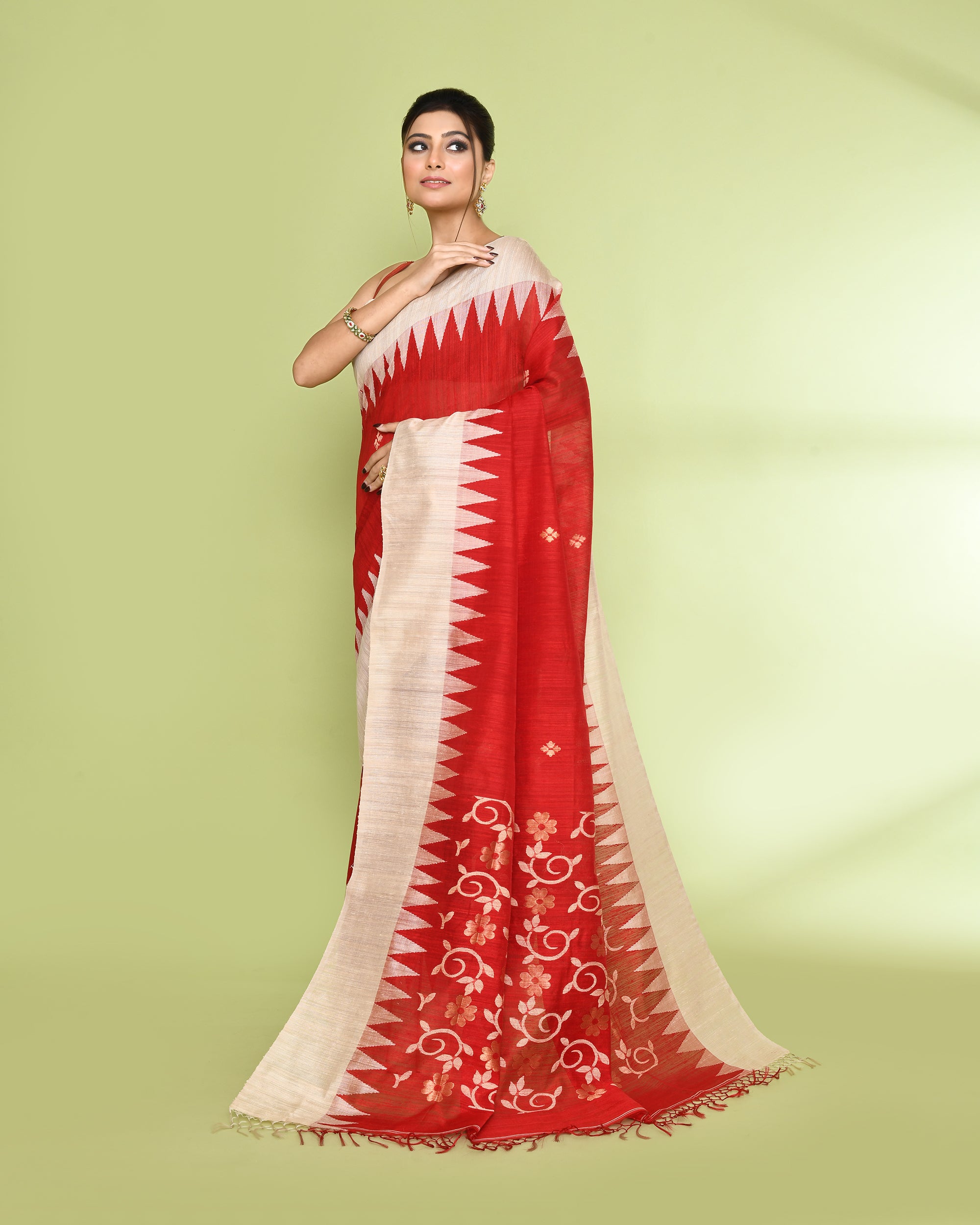 Piyari Fashion Women's Red Embellished Matka Silk Jamdani Saree