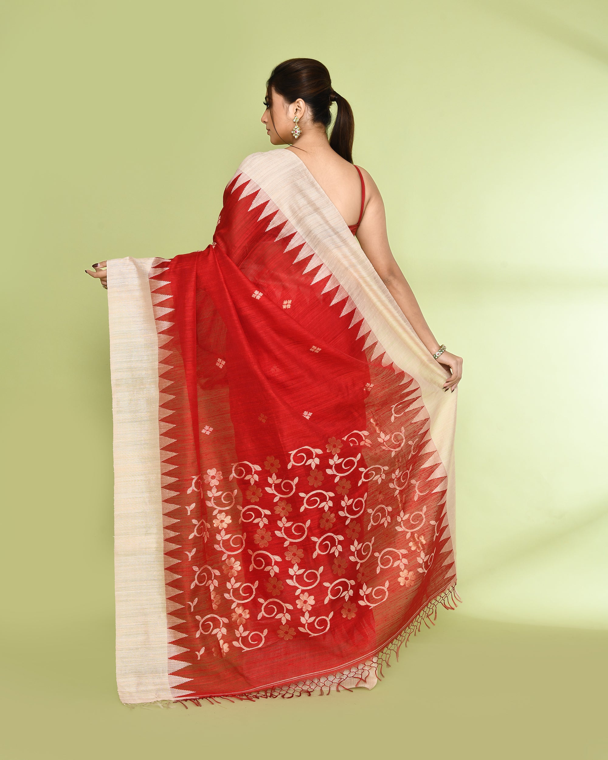 Piyari Fashion Women's Red Embellished Matka Silk Jamdani Saree