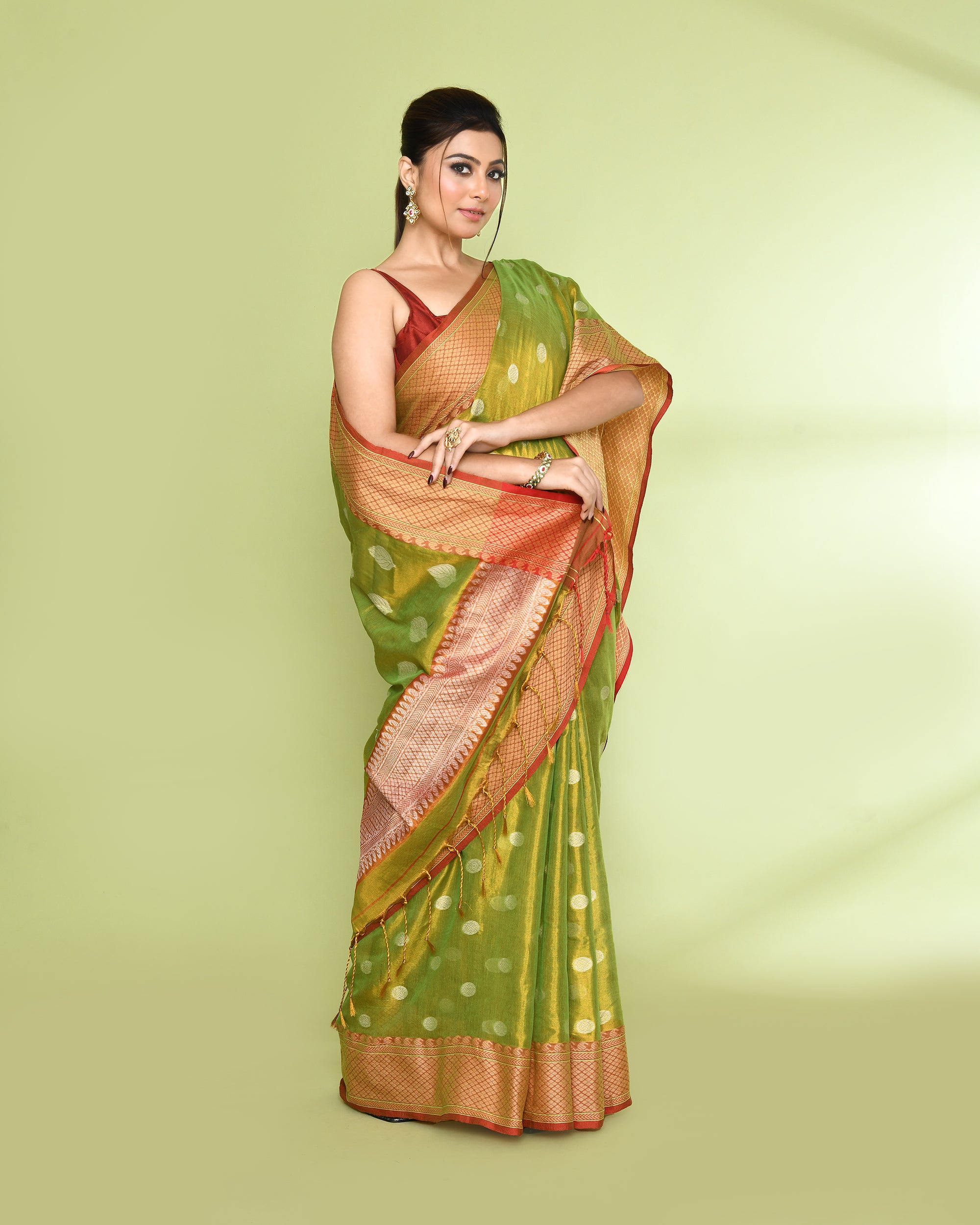 Piyari Fashion Women's Parrot Green Zari Cotton Tissue Jamdani Saree
