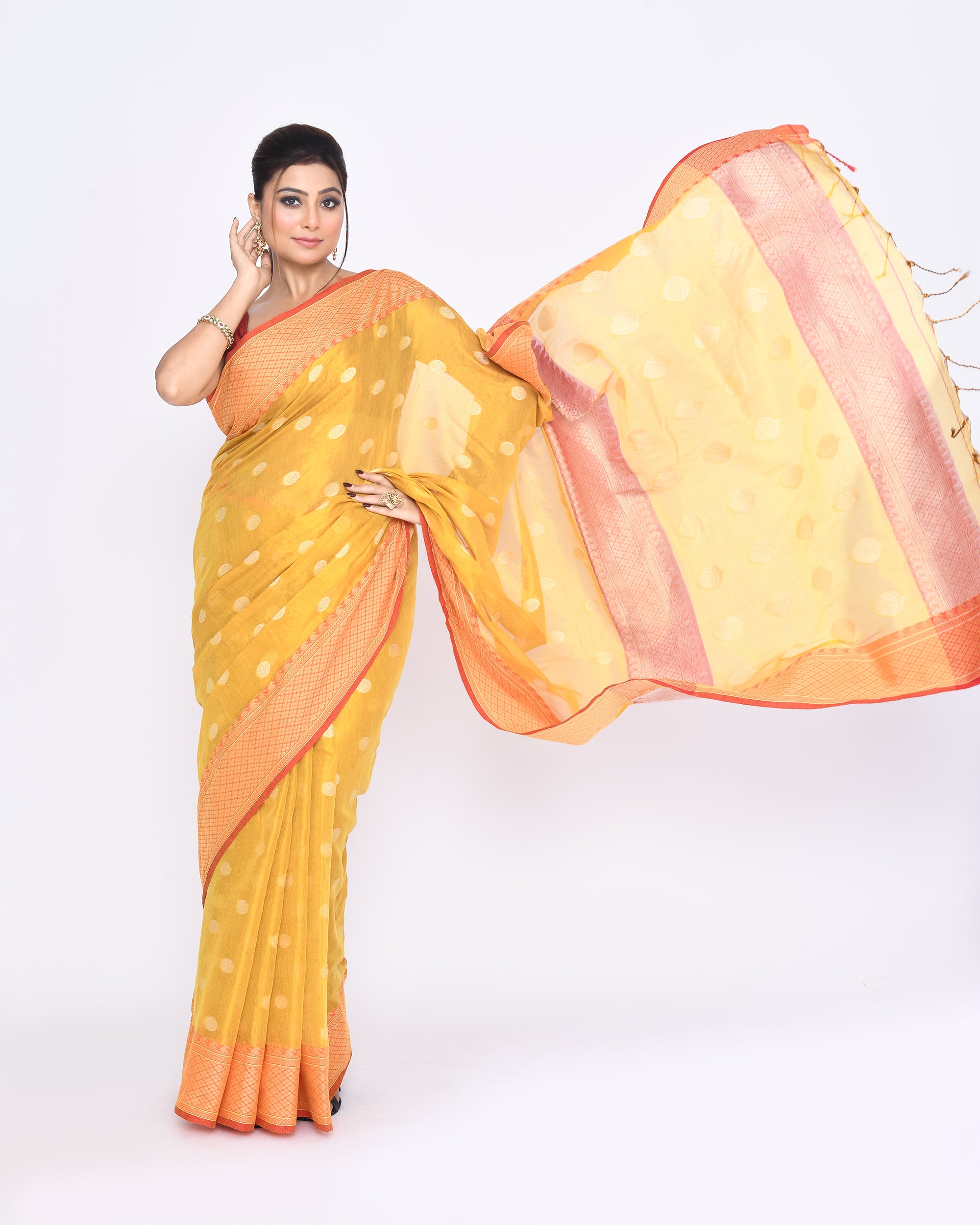 Piyari Fashion Women's Yellow Zari Cotton Tissue Jamdani Saree