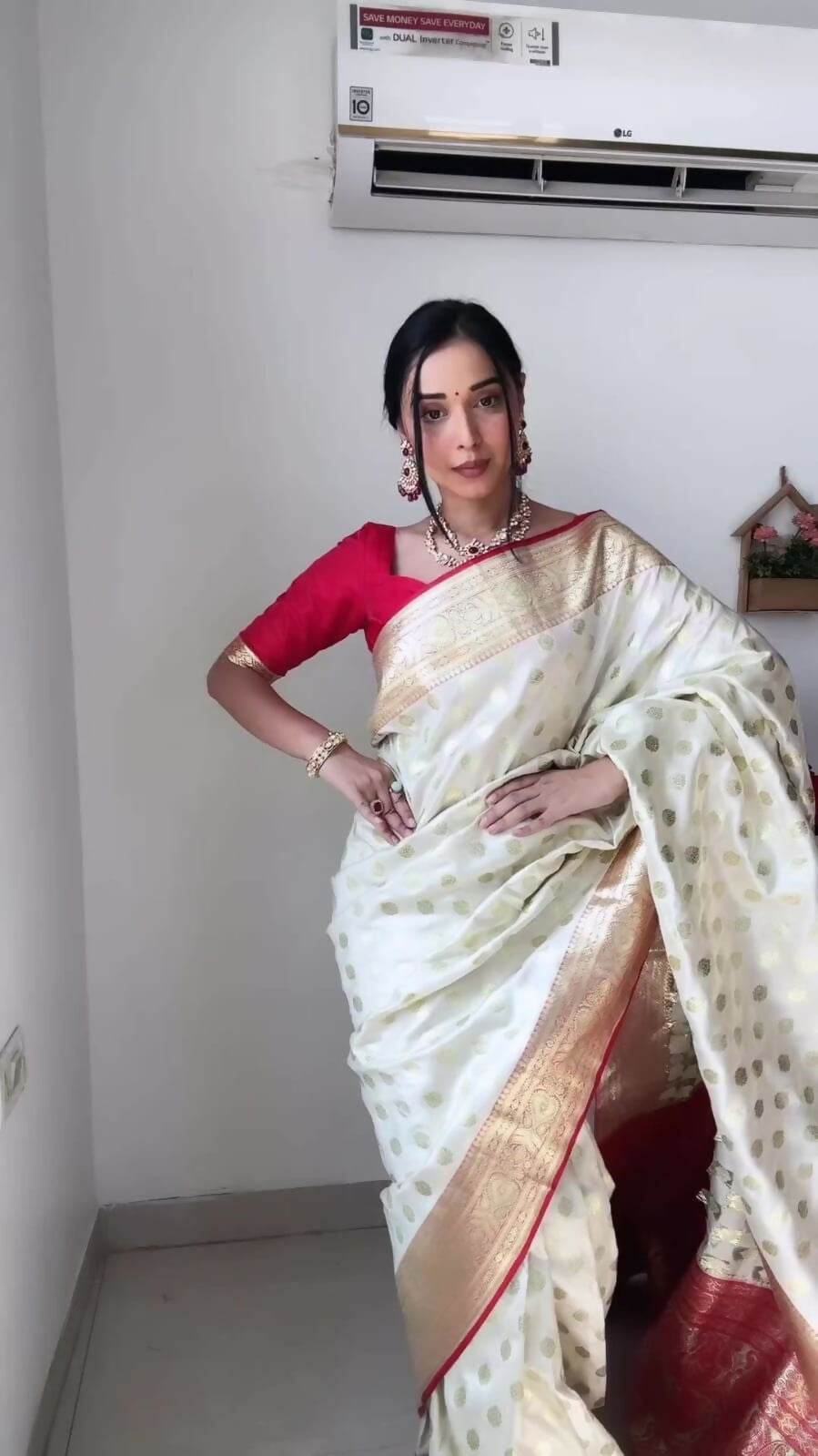 Malishka litchi Silk Jacquard Ready To Wear Saree With Blouse Piece - White - Distacart