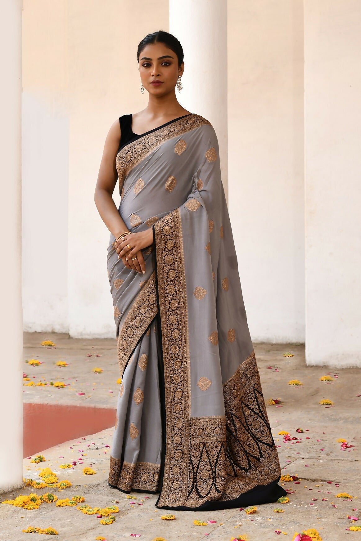 Joban Fashion Grey Crepe Chiffon Pure Handloom Banarasi Silk Saree - Dista