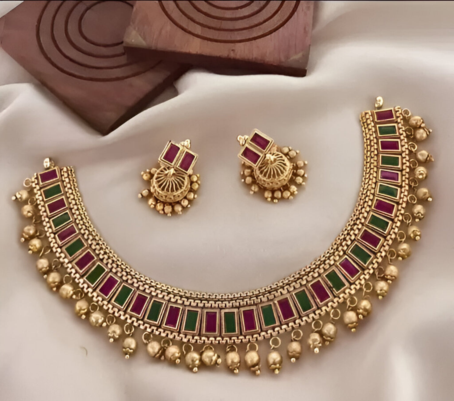 Jewel City Traditional Gold-Plated Kundan Choker Necklace with Multi Stones & Beads – Ethnic Indian Jewelry for Weddings & Festivals