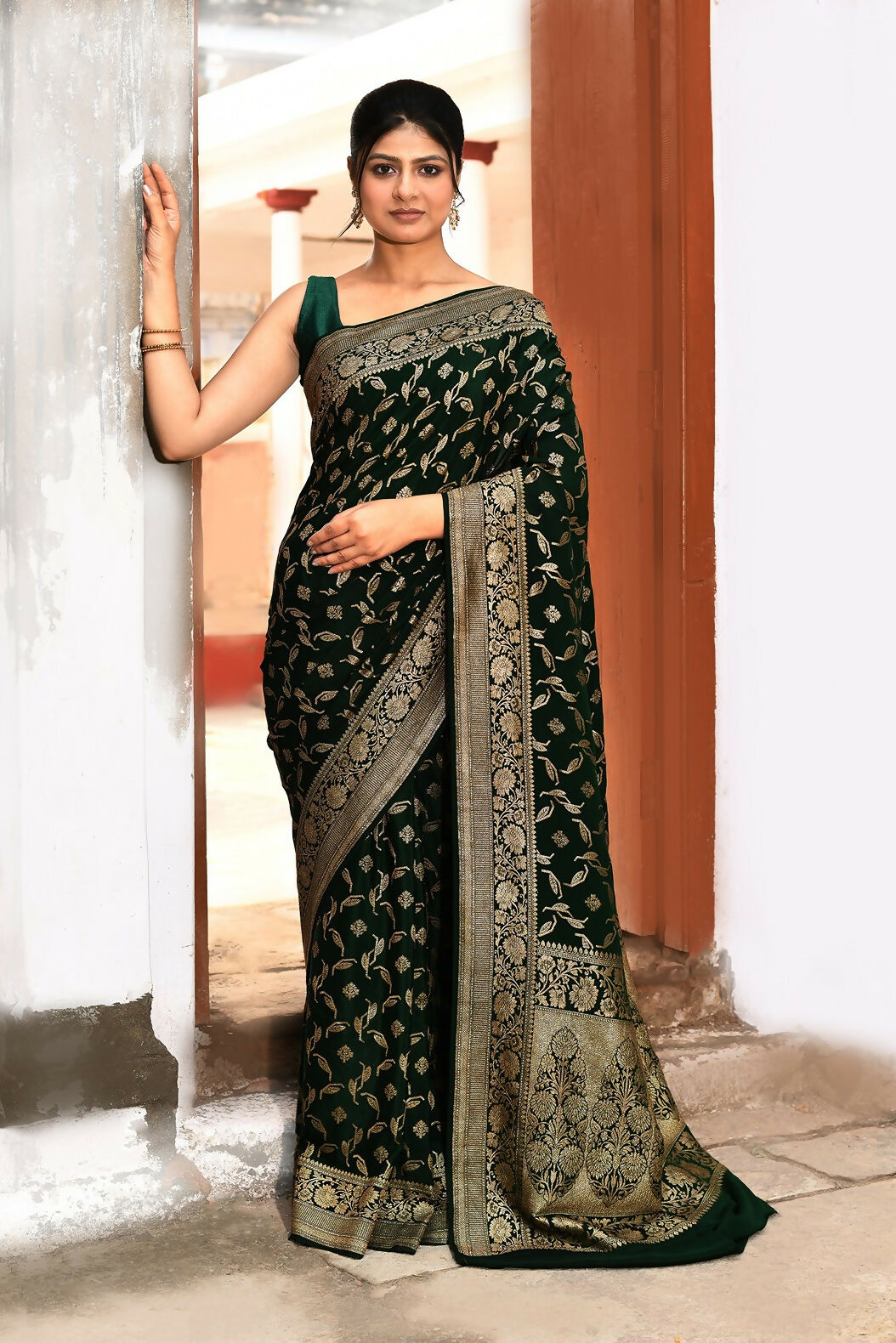 Joban Fashion Emerald Green Crepe Chiffon Pure Handloom Banarasi Silk Saree - Dista
