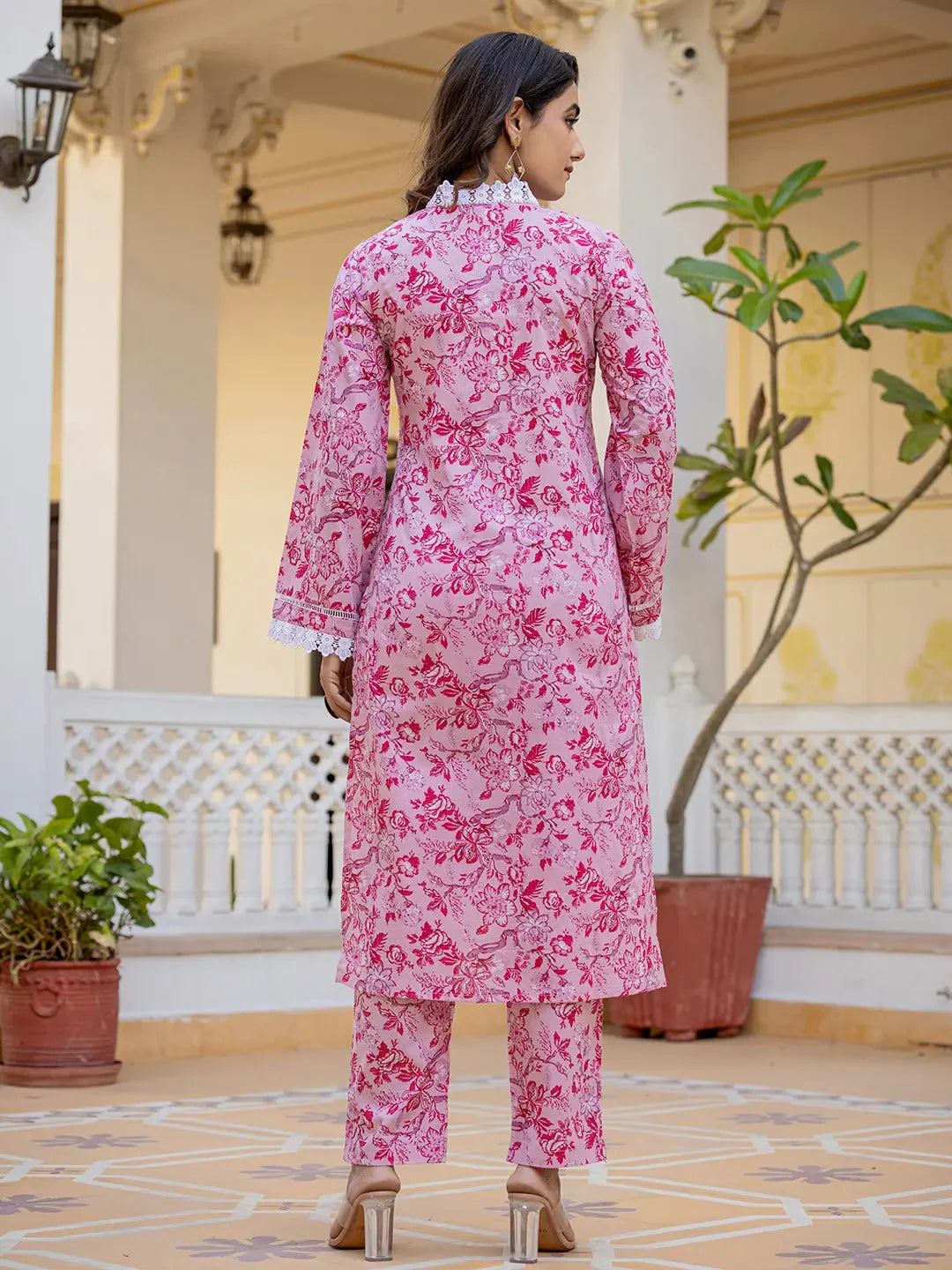 Yufta Pink Floral Print Pakistani Style Kurta Trouser And Dupatta Set