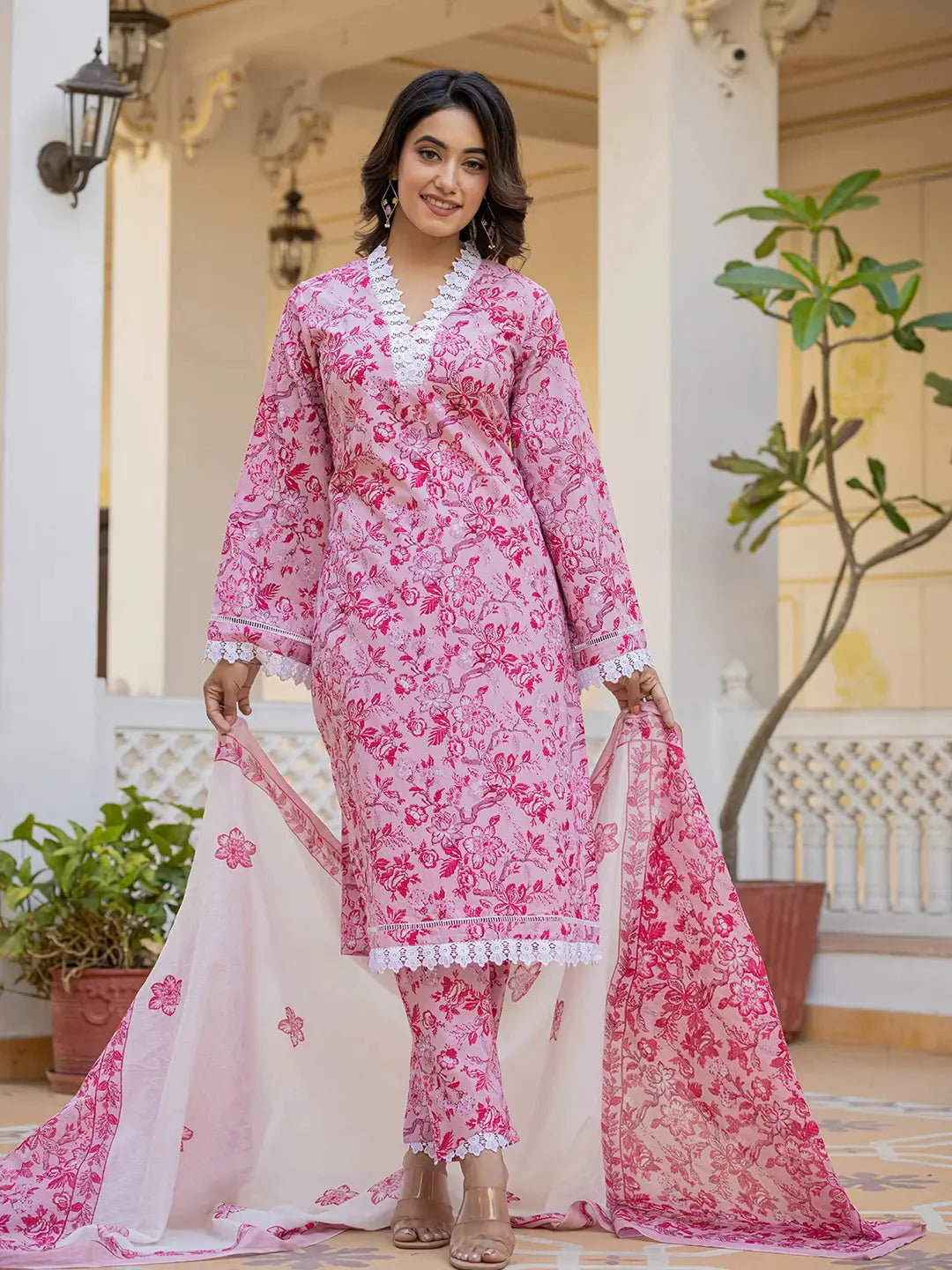 Yufta Pink Floral Print Pakistani Style Kurta Trouser And Dupatta Set
