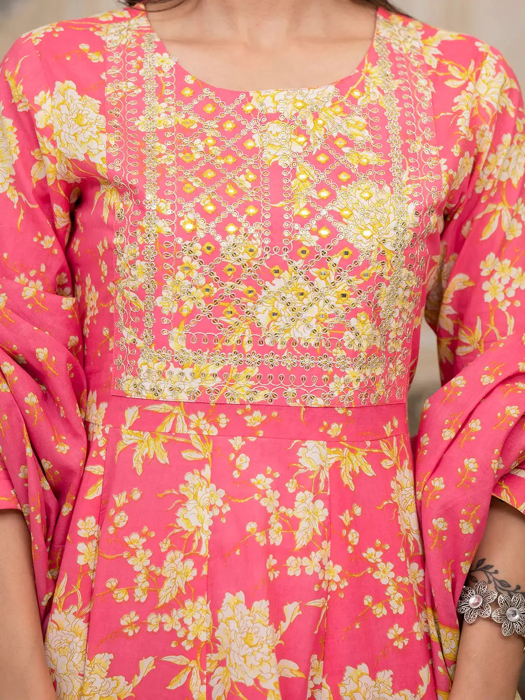 Yufta Pink Zari_Work Kurta Pant Dupatta Set - Distacart