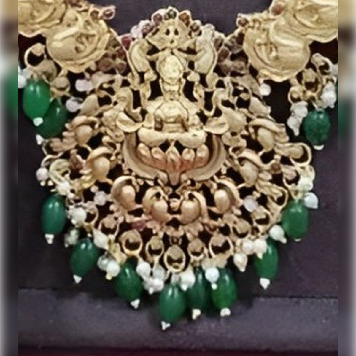 Jewel City Exquisite Traditional Gold-Plated Necklace Set with Emerald Beads