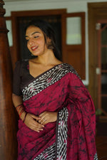 Thumbnail for Arfa Fashion House Rani Pink Pure Chanderi Cotton Batik Printed Saree - Distacart