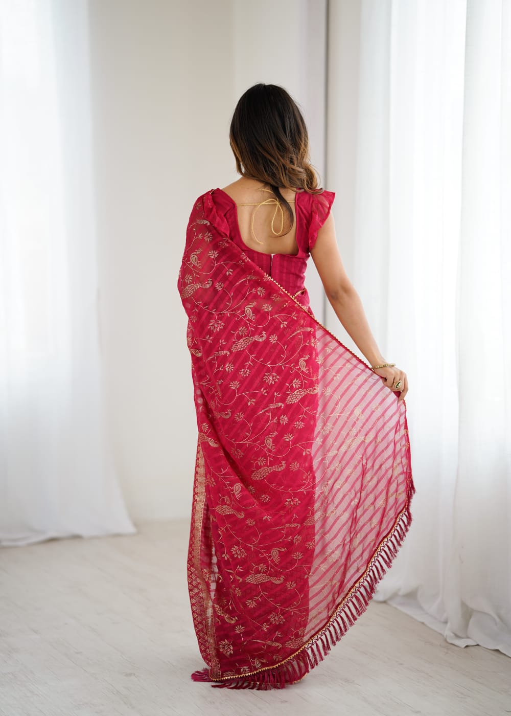Lorenvalley Fashion Red Solo Georgette Superb Finishing Foils Print & Fancy Zalar Lace in Border Saree with Blouse