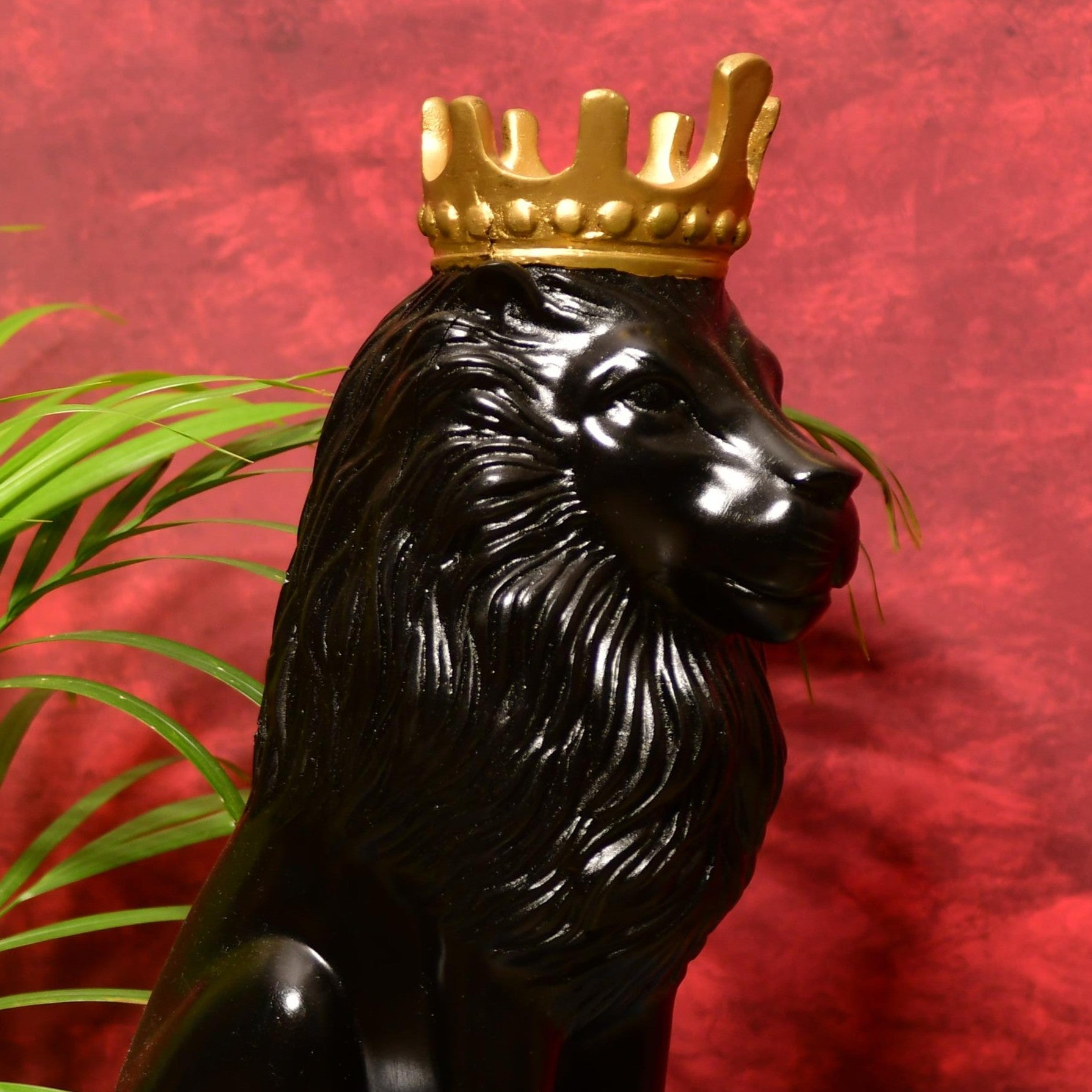 Sowpeace Black Lion Showpiece